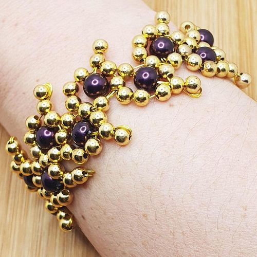 Yvonne Wire Bracelets aubergine bracelet making kit — DIY set with beads and instructions for creating handmade jewelry