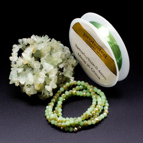 Gemstone Chips Perinite Wire Bracelet bracelet making kit — DIY set with beads and instructions for creating handmade jewelry