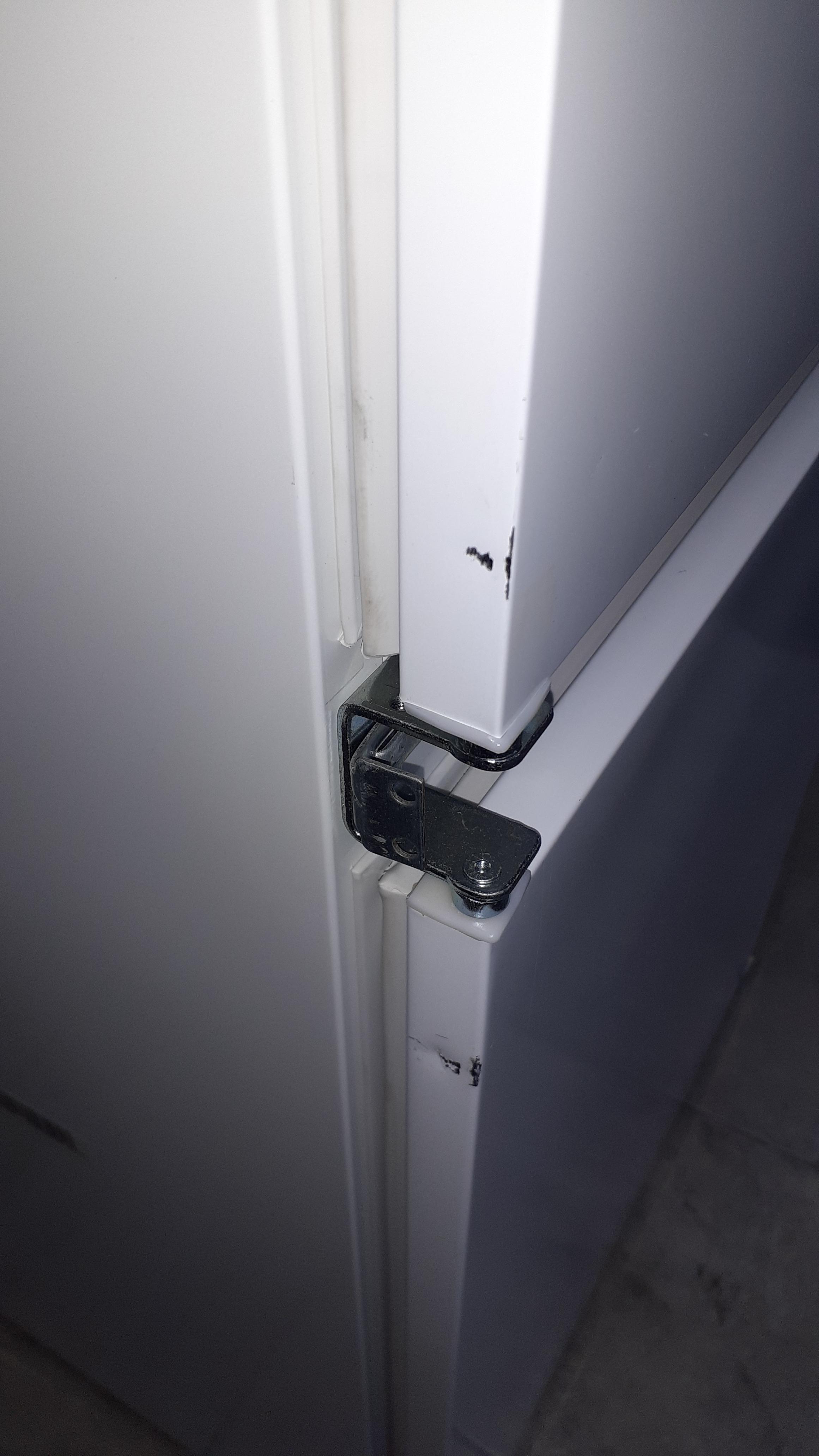 Electrolux ENN2801EOV Built in 70 30 Fridge Freezer A119533