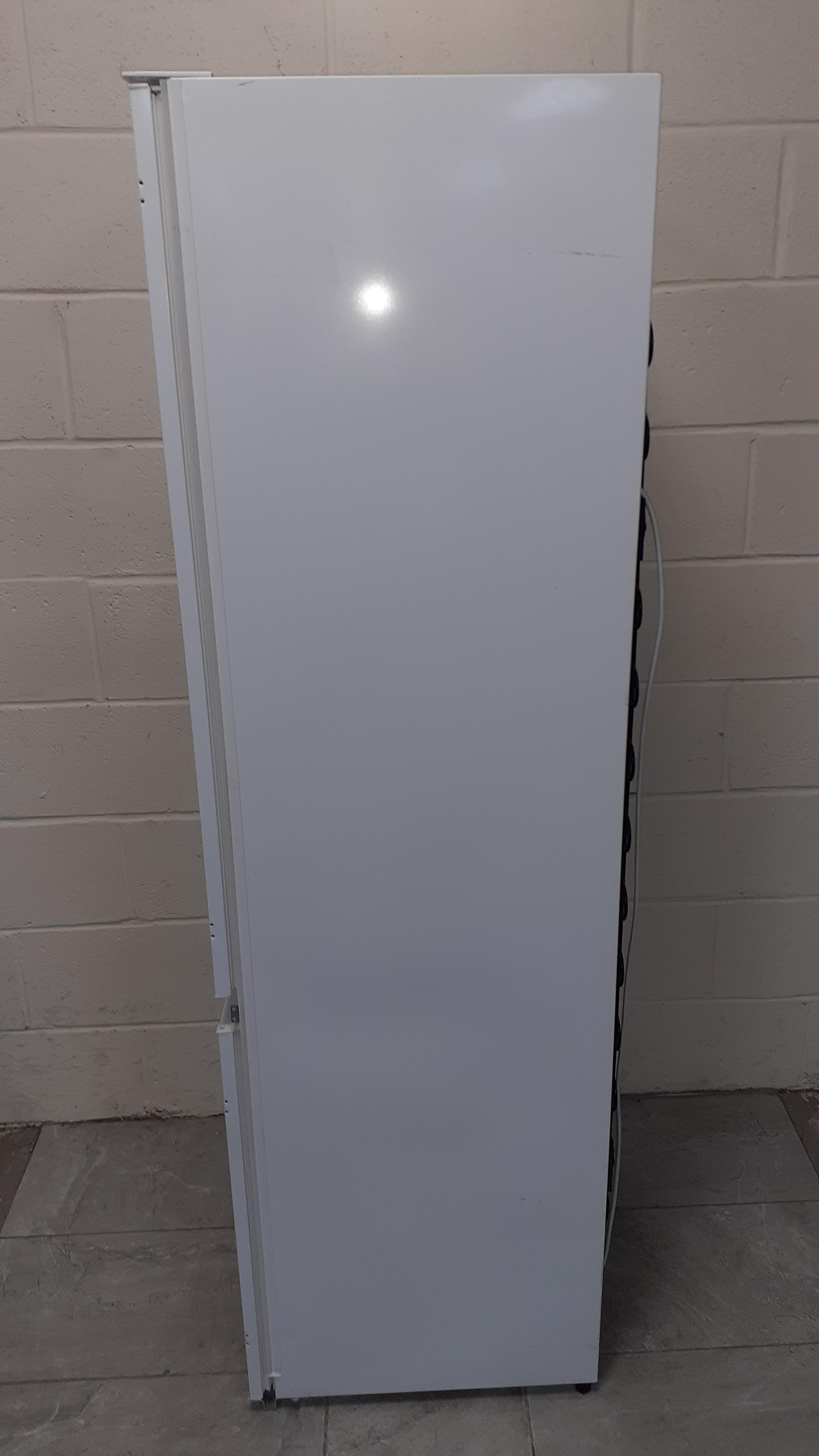 Zanussi ZBB28441SV Integrated 70/30 Fridge Freezer A+ Rated A118754