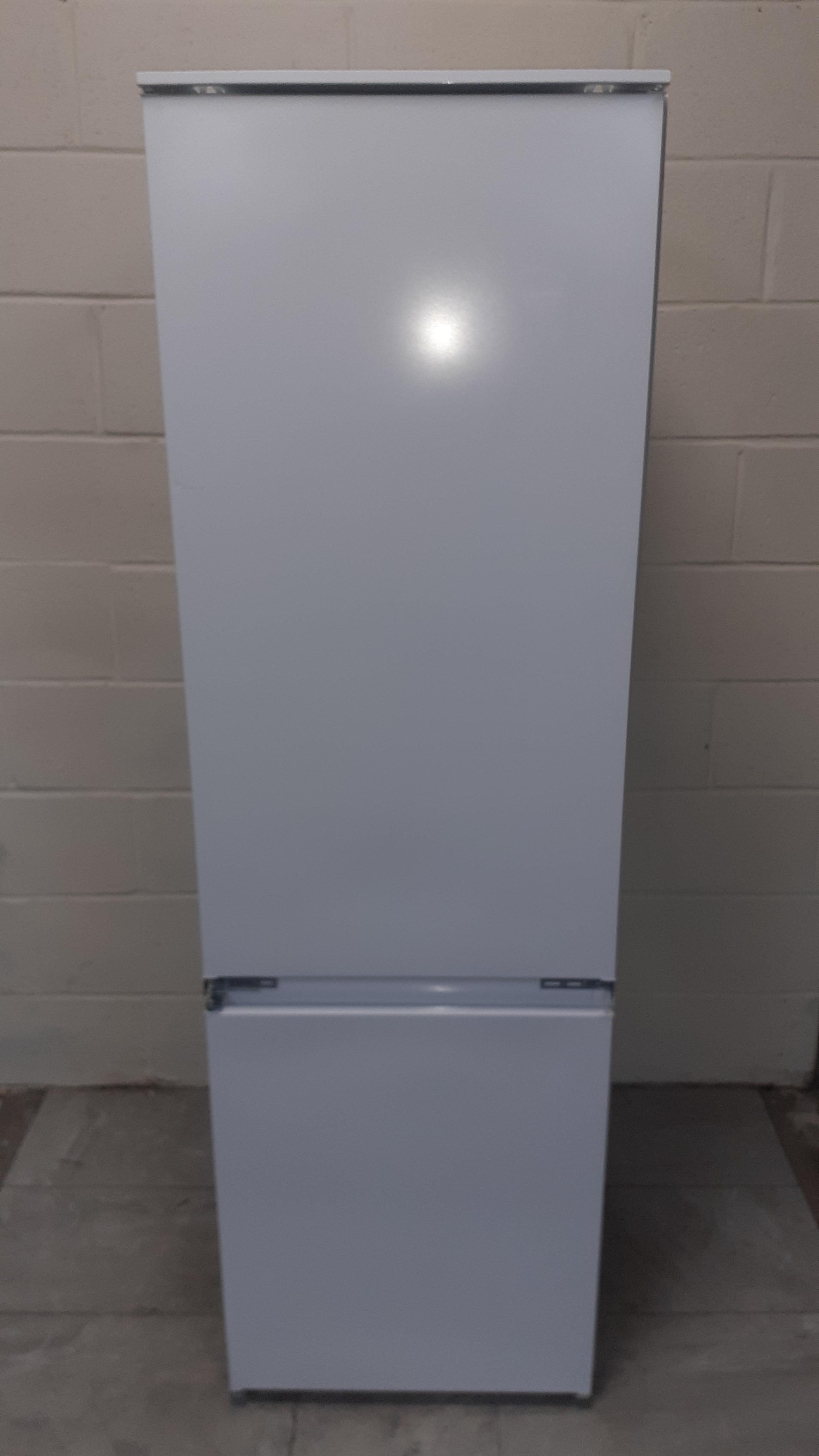 Electrolux ENN2801EOV Built in 70 30 Fridge Freezer A119533