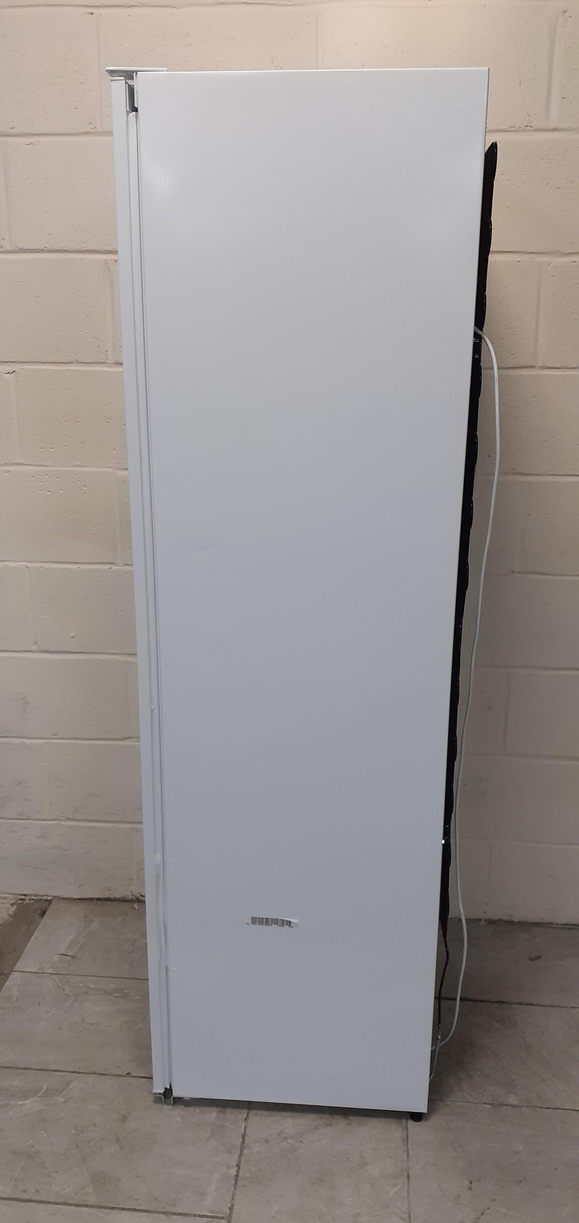 Zanussi ZUNN18FS1 Built In A+ Tall Integrated Frost Free