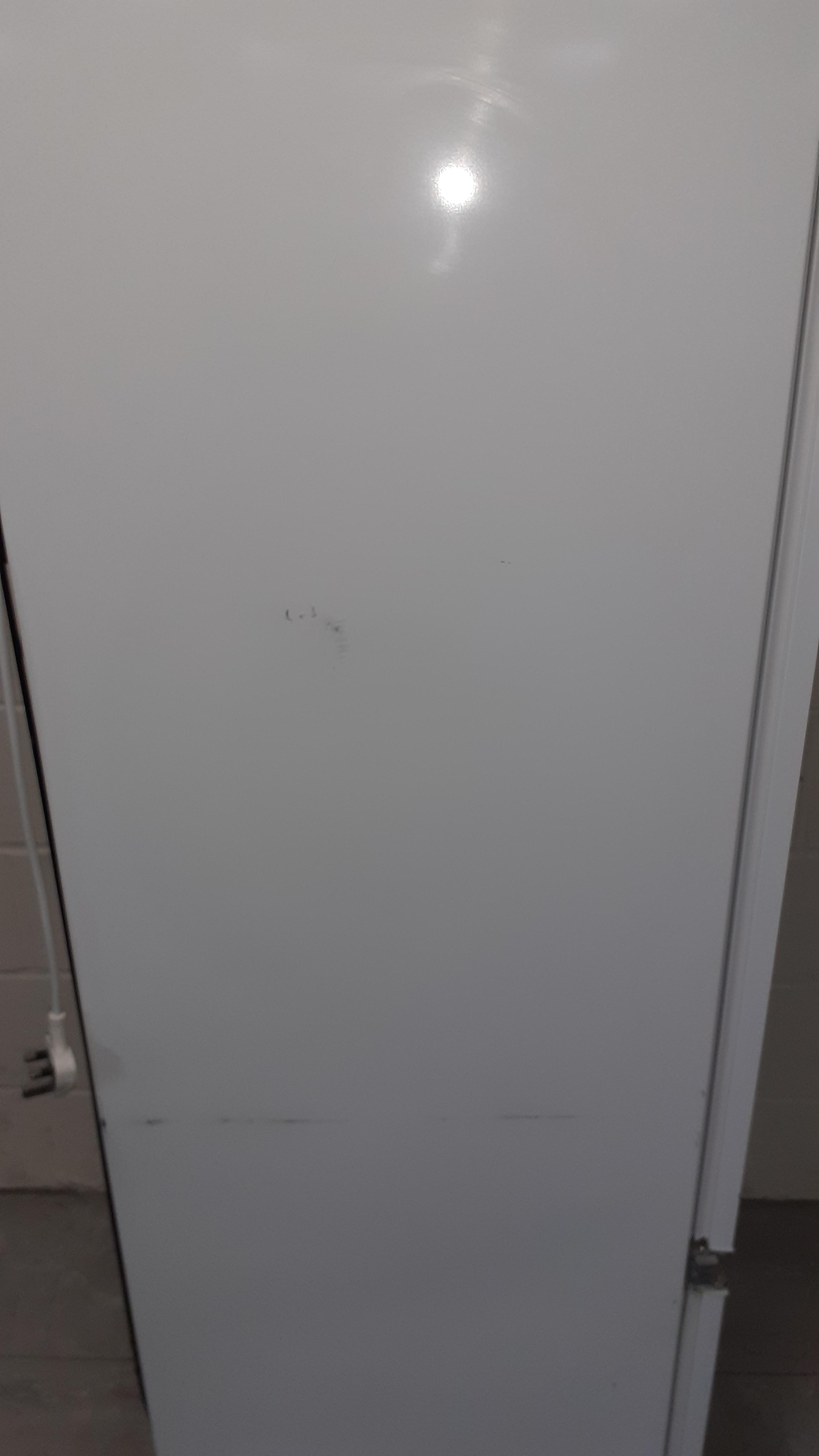 Zanussi ZBB28441SV Integrated 70/30 Fridge Freezer A+ Rated A118754
