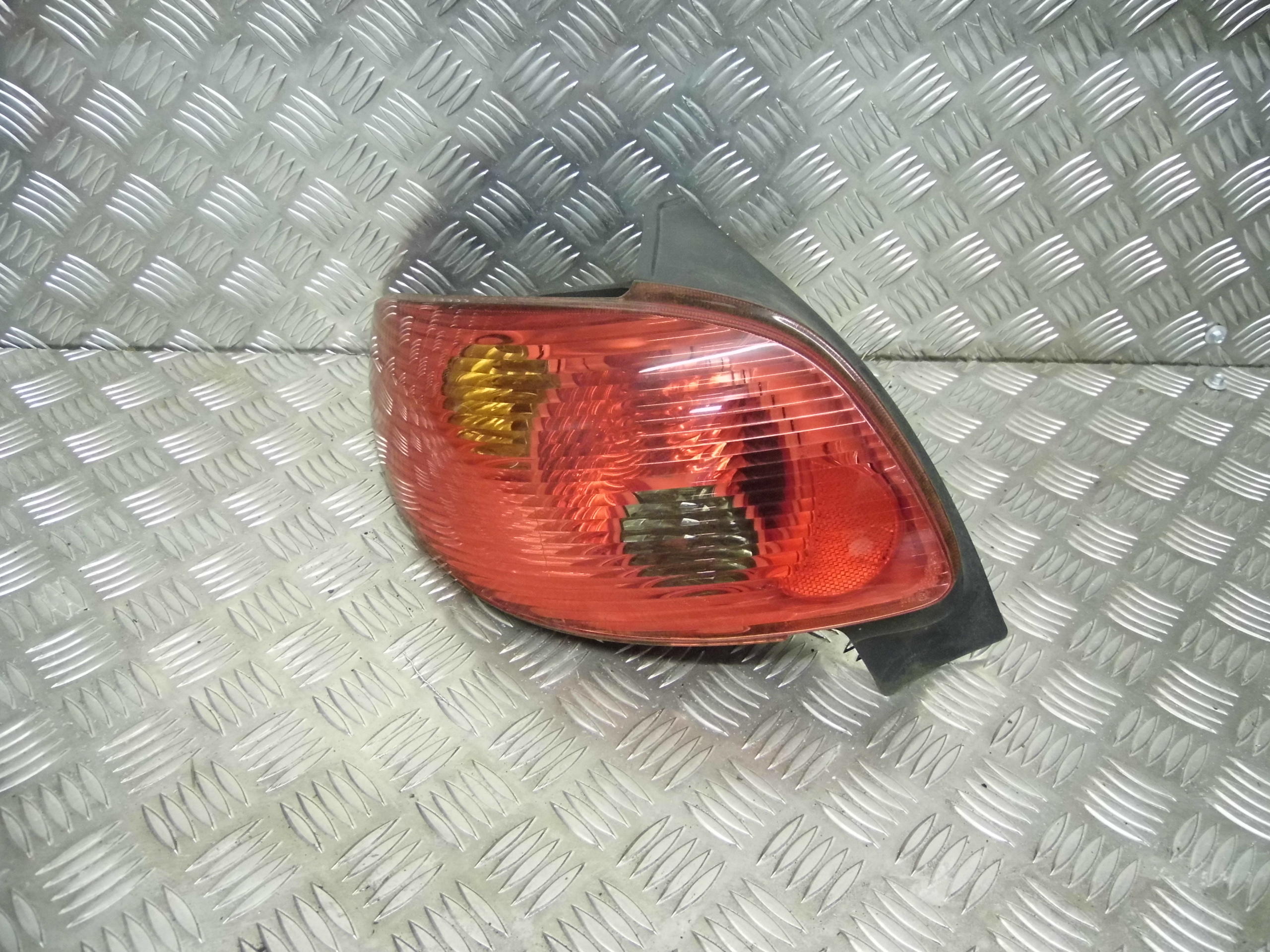 2004 Peugeot 206 Hatchback Passengers Side Rear Light Front View