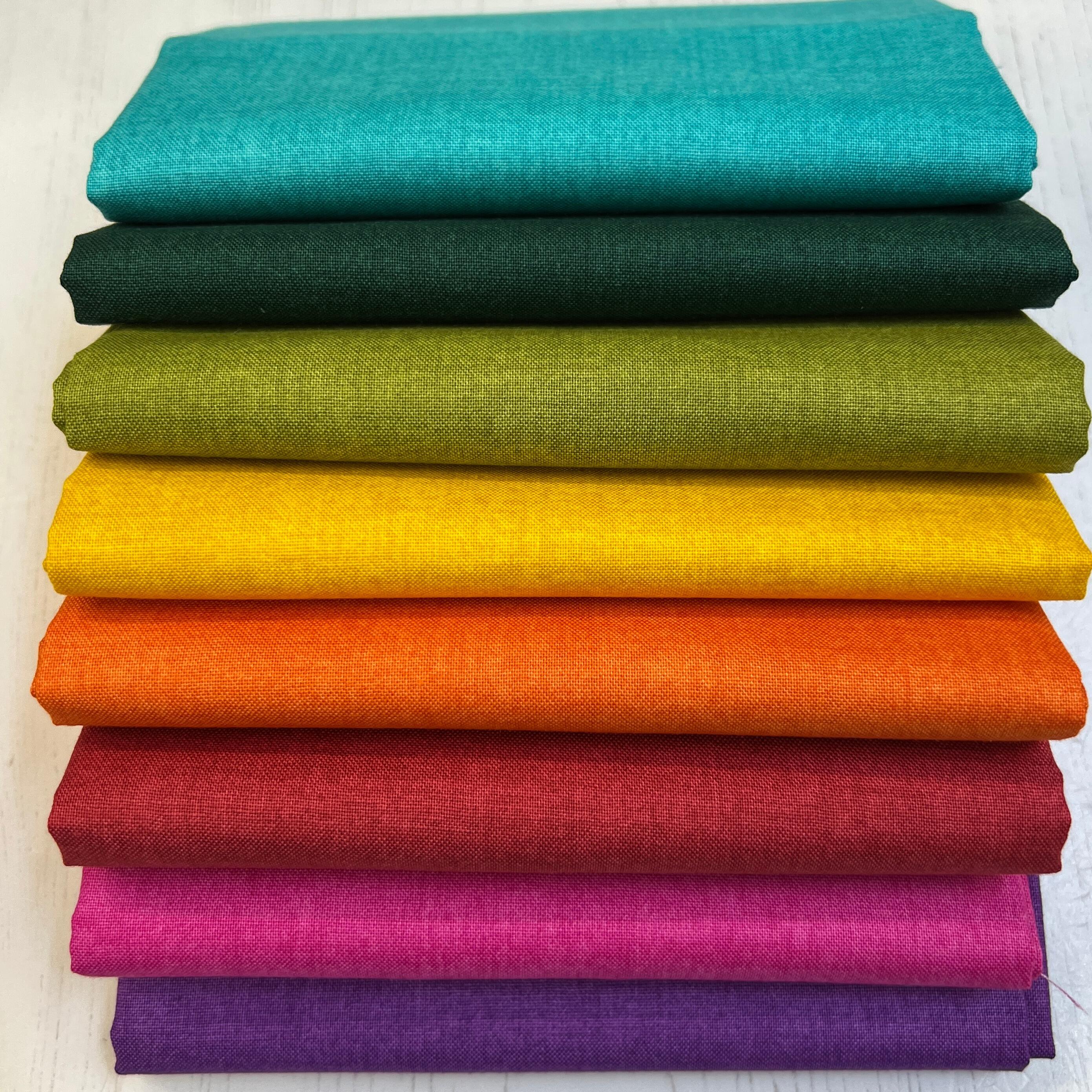 linen-texture-fat-eighth-bundle-brights