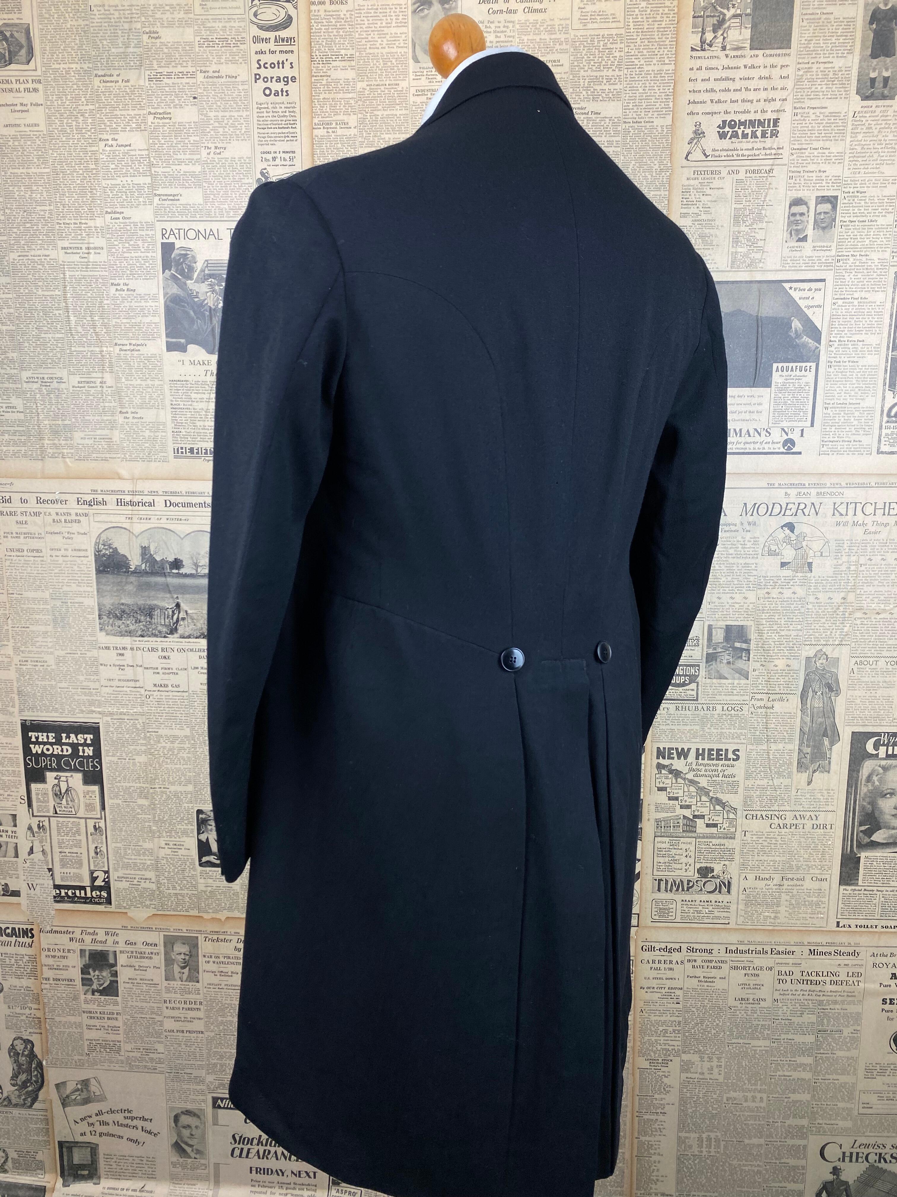 131 > Vintage 1950's morning tailcoat size 40