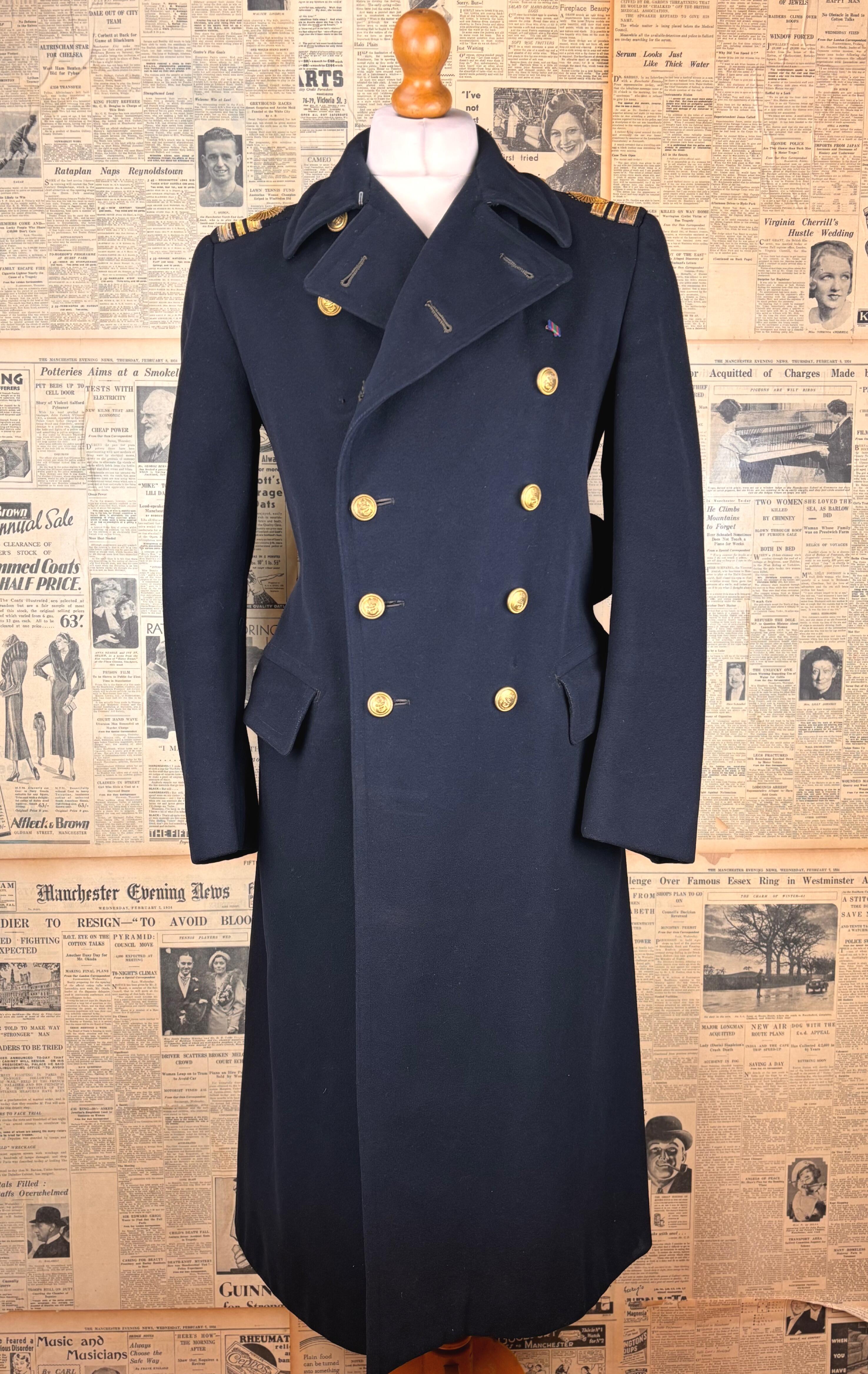 1930's 1950's navy duffle coat size 42