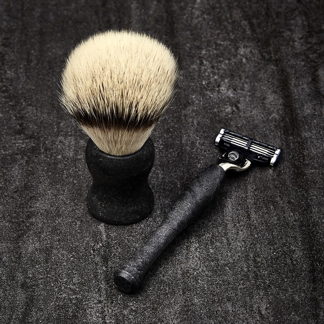 The Natural Black Shaving Set by ACCA KAPPA