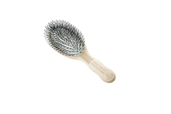 The Protection Beech Wood Looped Nylon Oval Brush by ACCA KAPPA
