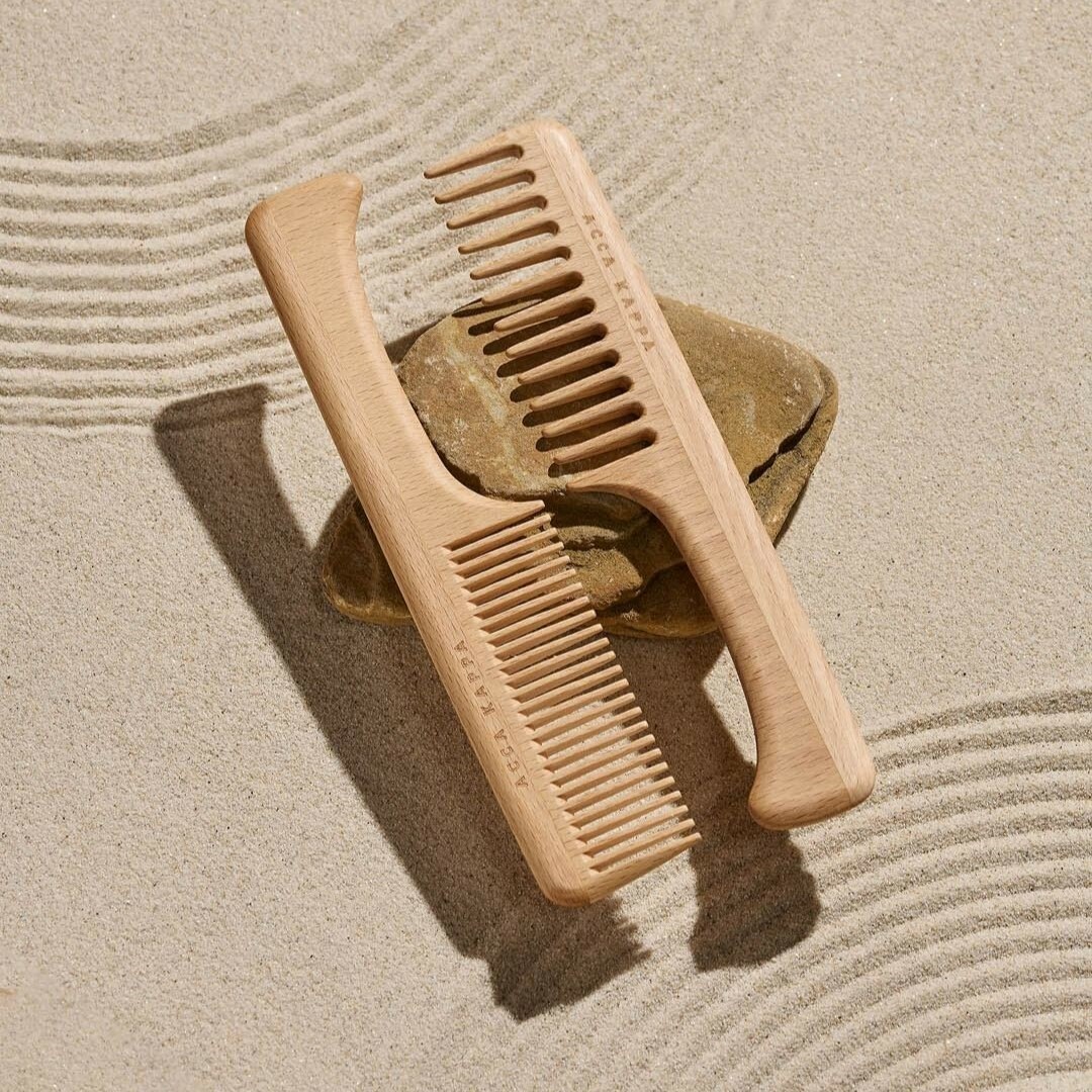 Pictured: The Natura Fine and Coarse Tooth Combs.