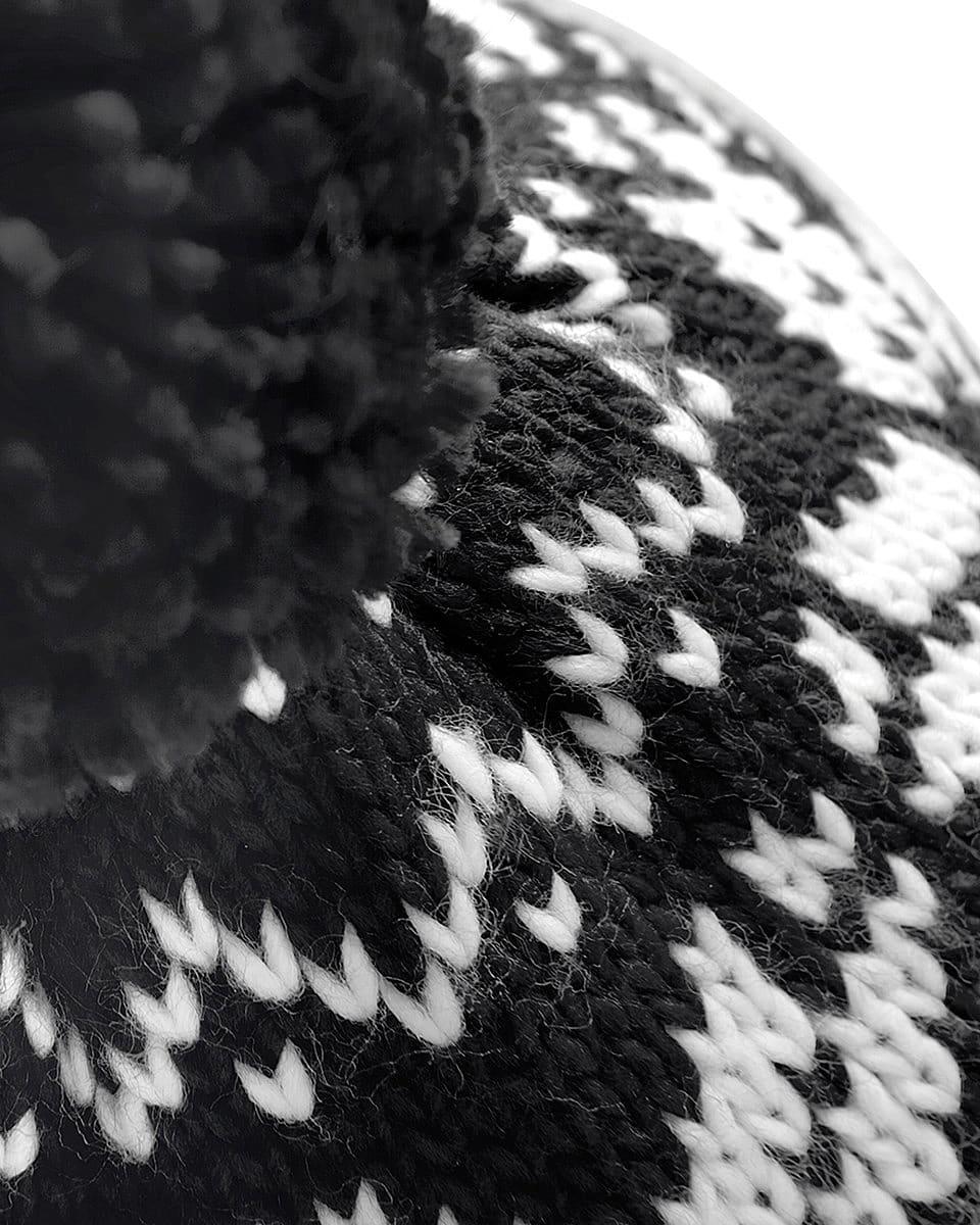 Beechfield Fair Isle Snowstar Beanie Hat in Black / White (Product Code: B456)