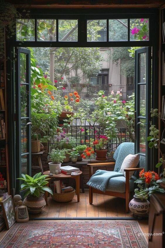 Bringing the Indoors Out: How Houseplants and Outdoor Living Are Transforming Retail Trends