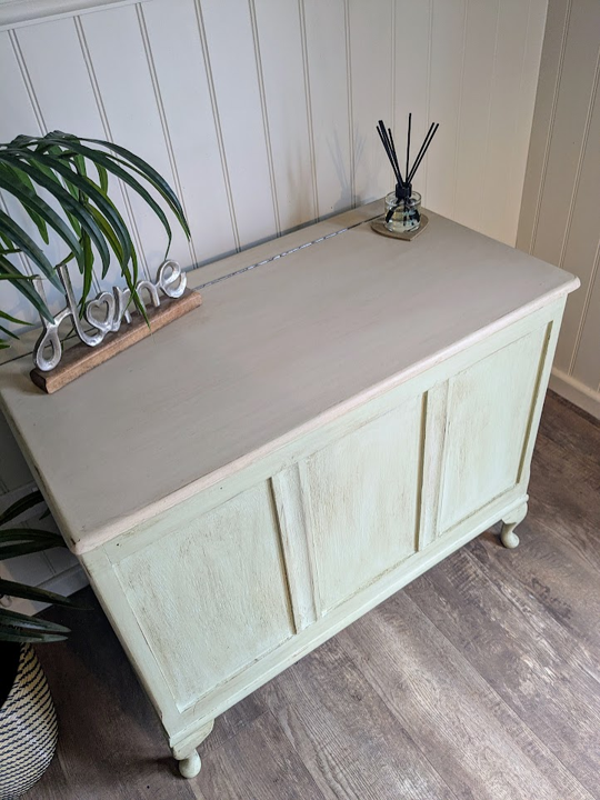 large green blanket box