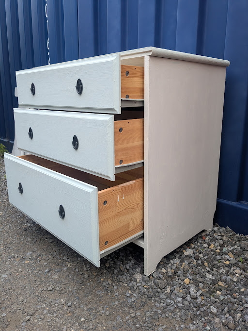 small white drawers