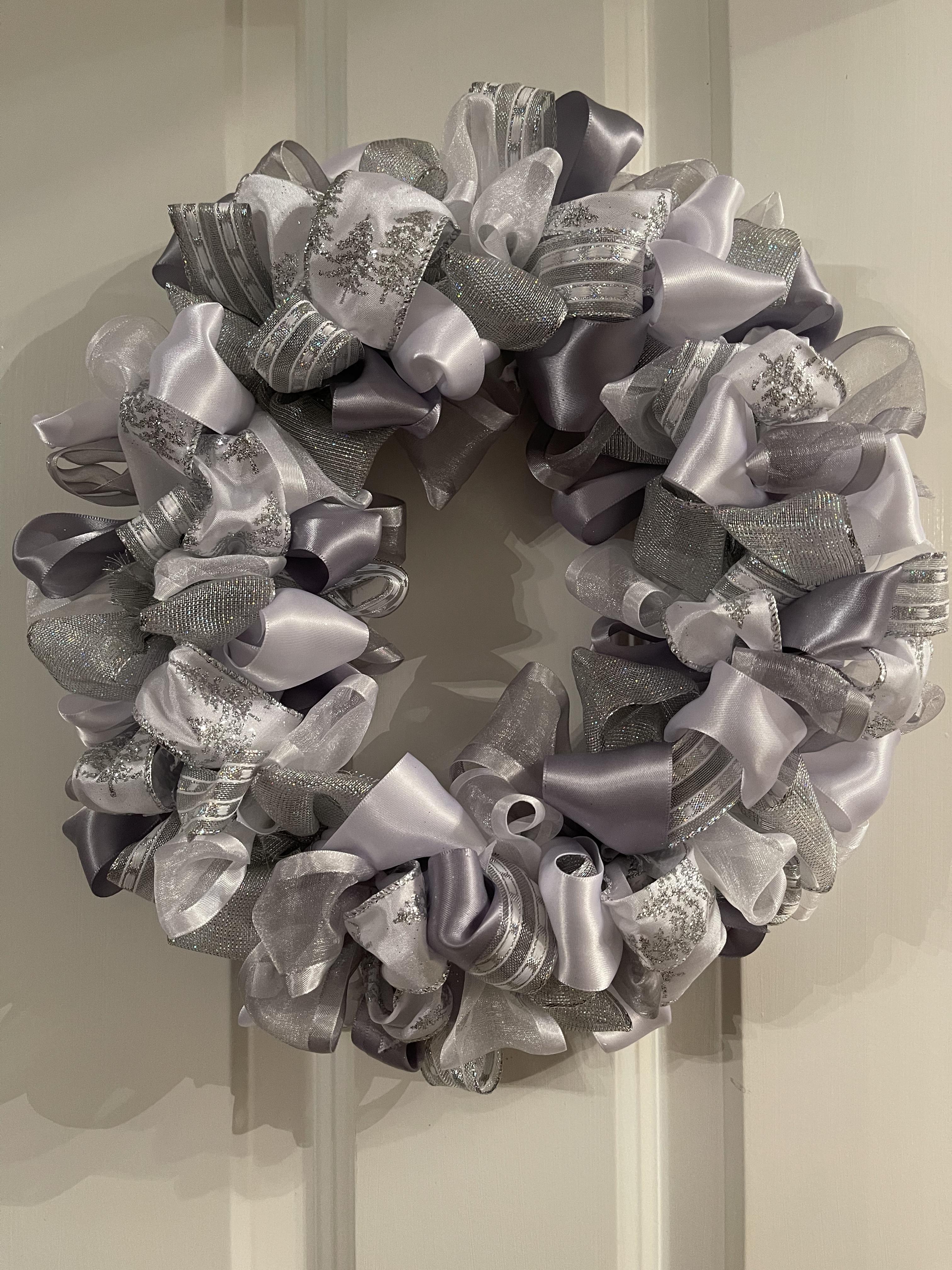 silver and white christmas wreath ideas