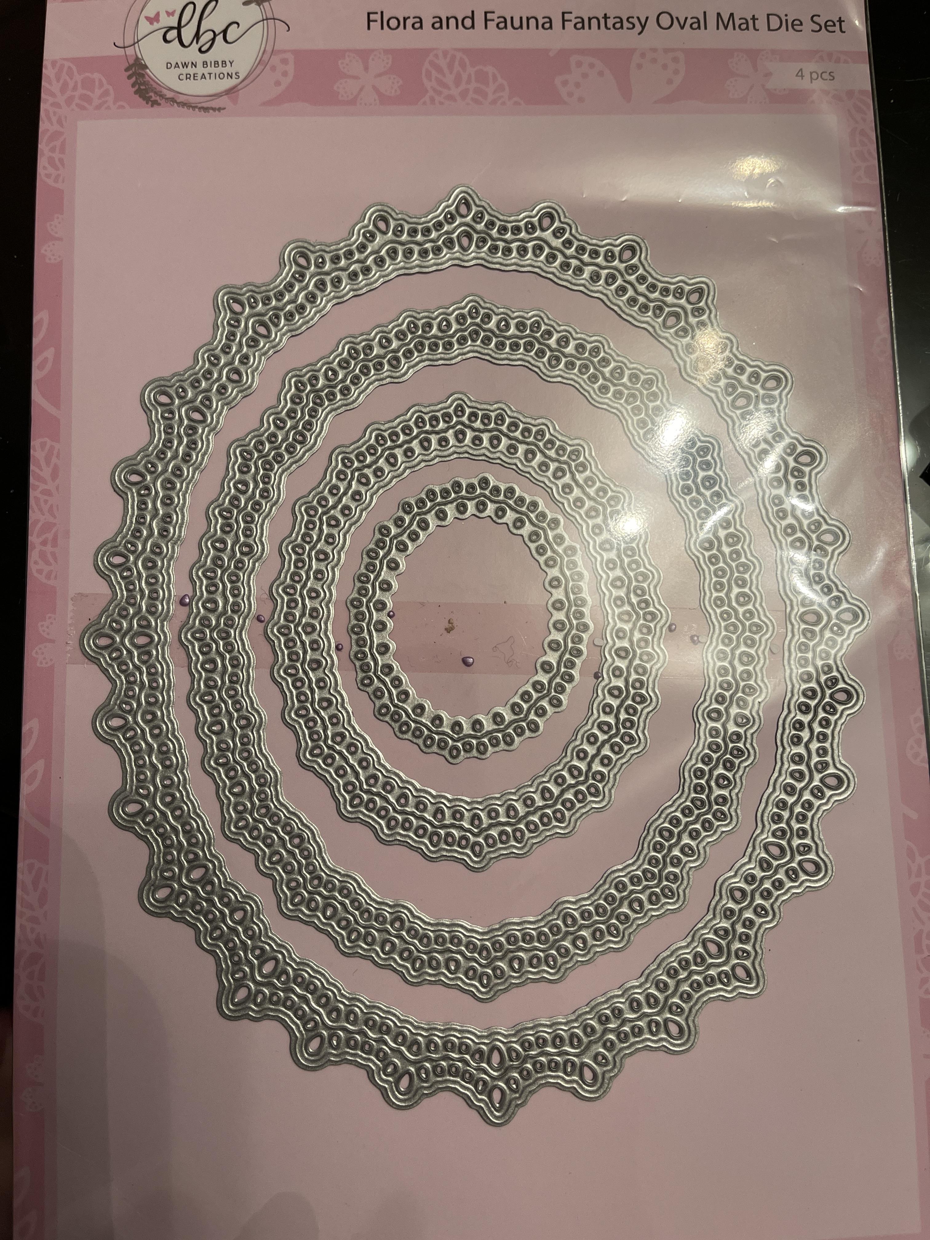 DBC Flora and Fantasy Oval Mat die set