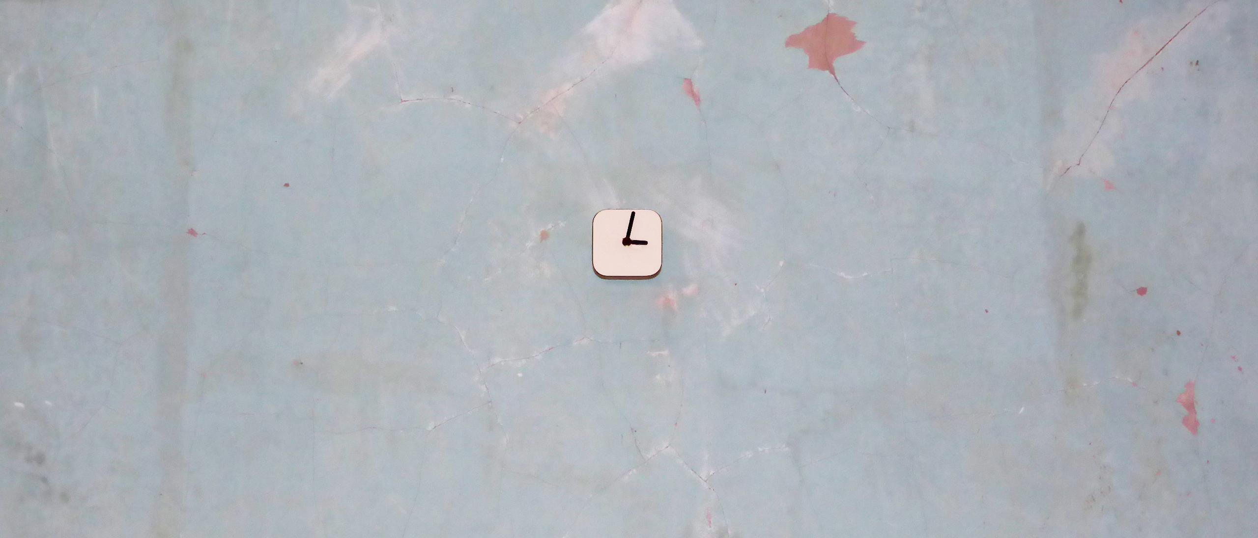 WEAMO Small Wall Clock - Clotted Cream White 01