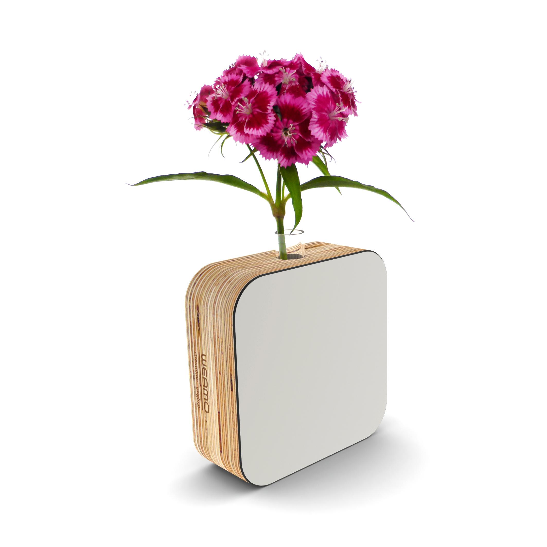 Streamline Original Bud Vase Clotted Cream_With Flower