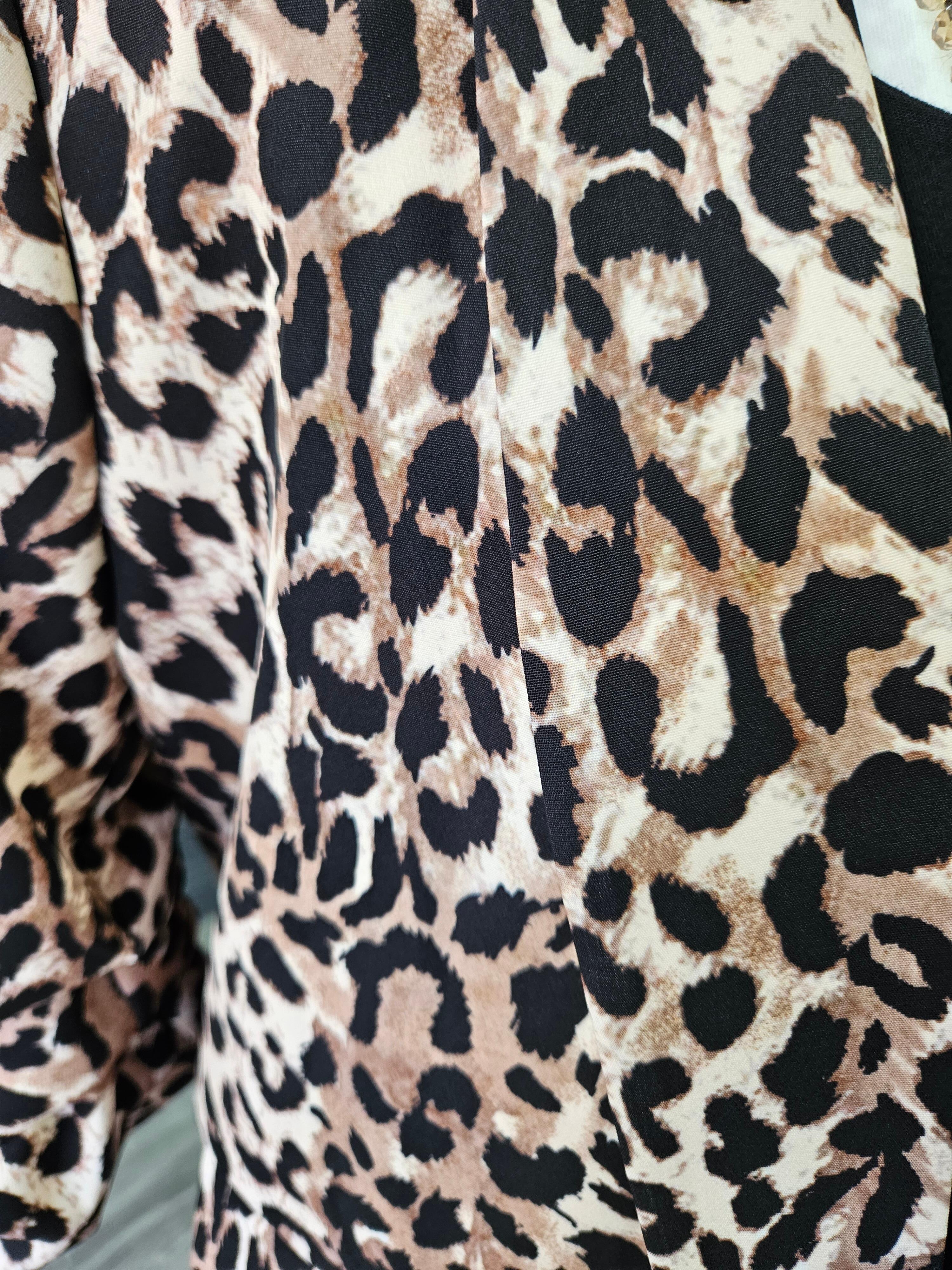 Leopard print ruched sleeve blazer