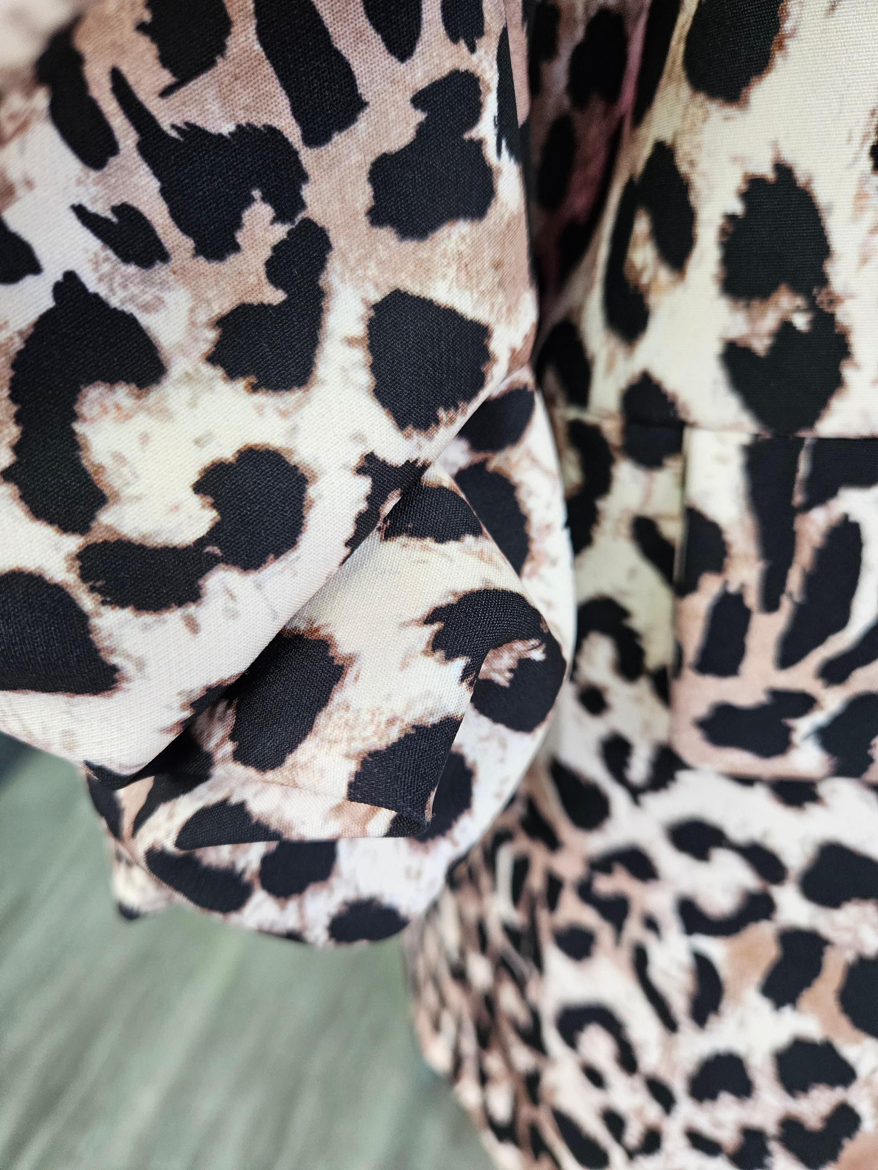Leopard print ruched sleeve blazer