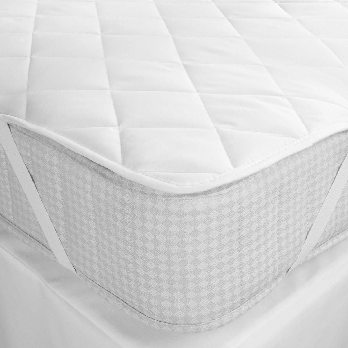 Quilted Mattress Protector with Anchor Strap