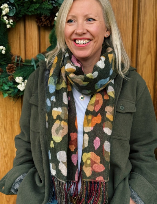 Woman wearing Khaki Wild Side Cashmere blend Scarf