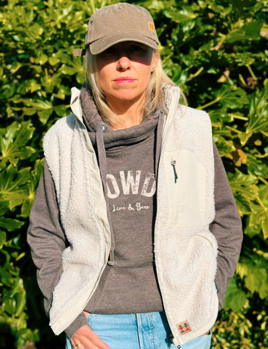 Woman wearing Vintage Baseball Cap