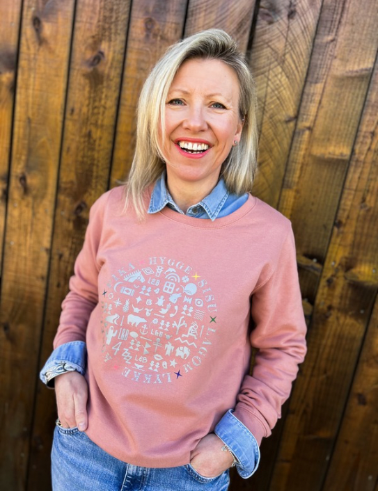 Woman wearing dusty rose Scandi Sweat