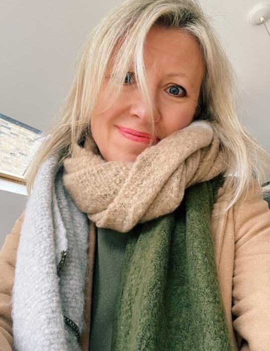 Woman wearing Supersoft Yorkshire Dales Scarf