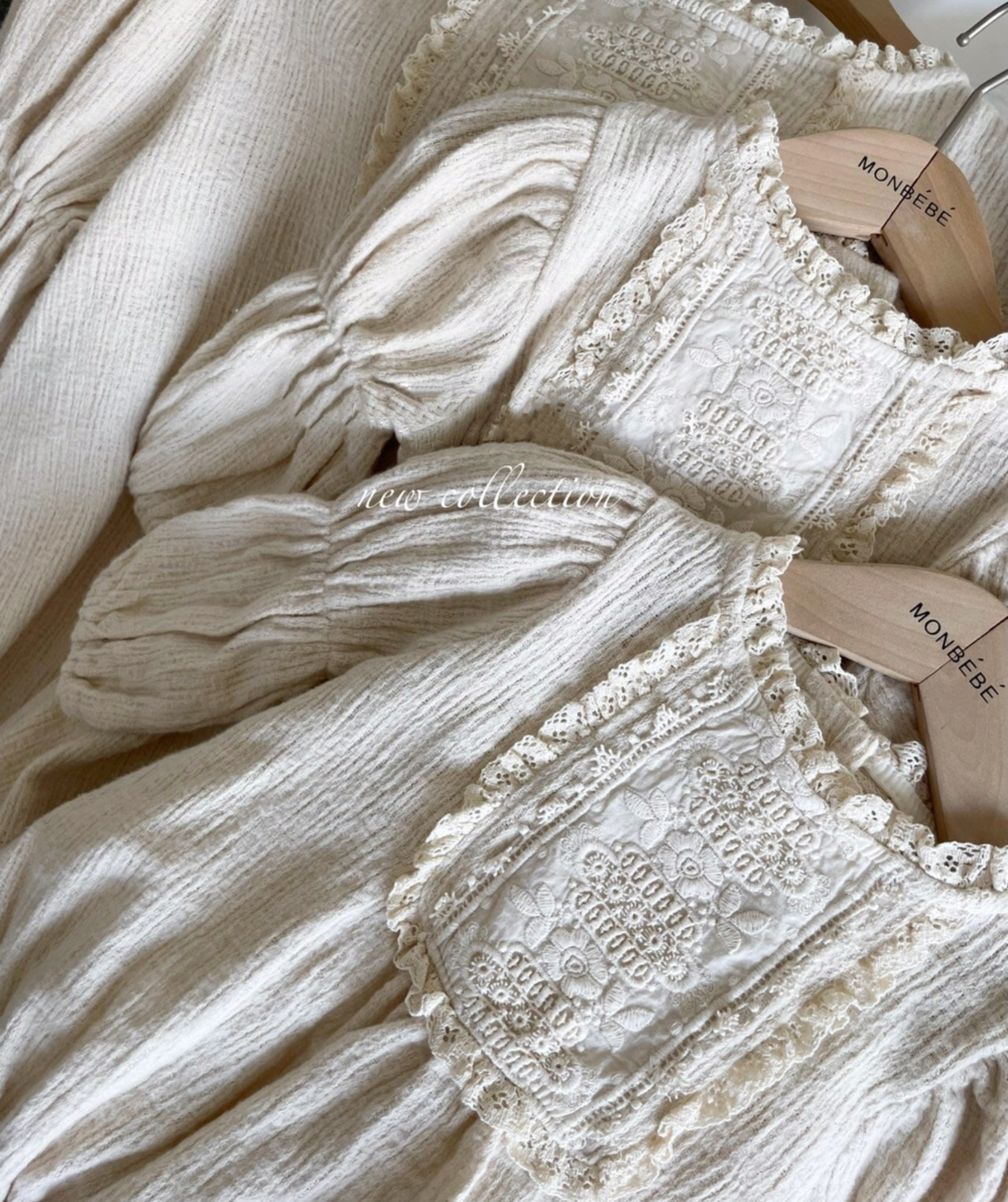 Combinaison (Romper) Dygarni – Imprimé Feuilles Tropicales – Blanc Et Rose – Dentelle Crochet – Neuve Avec étiquettes