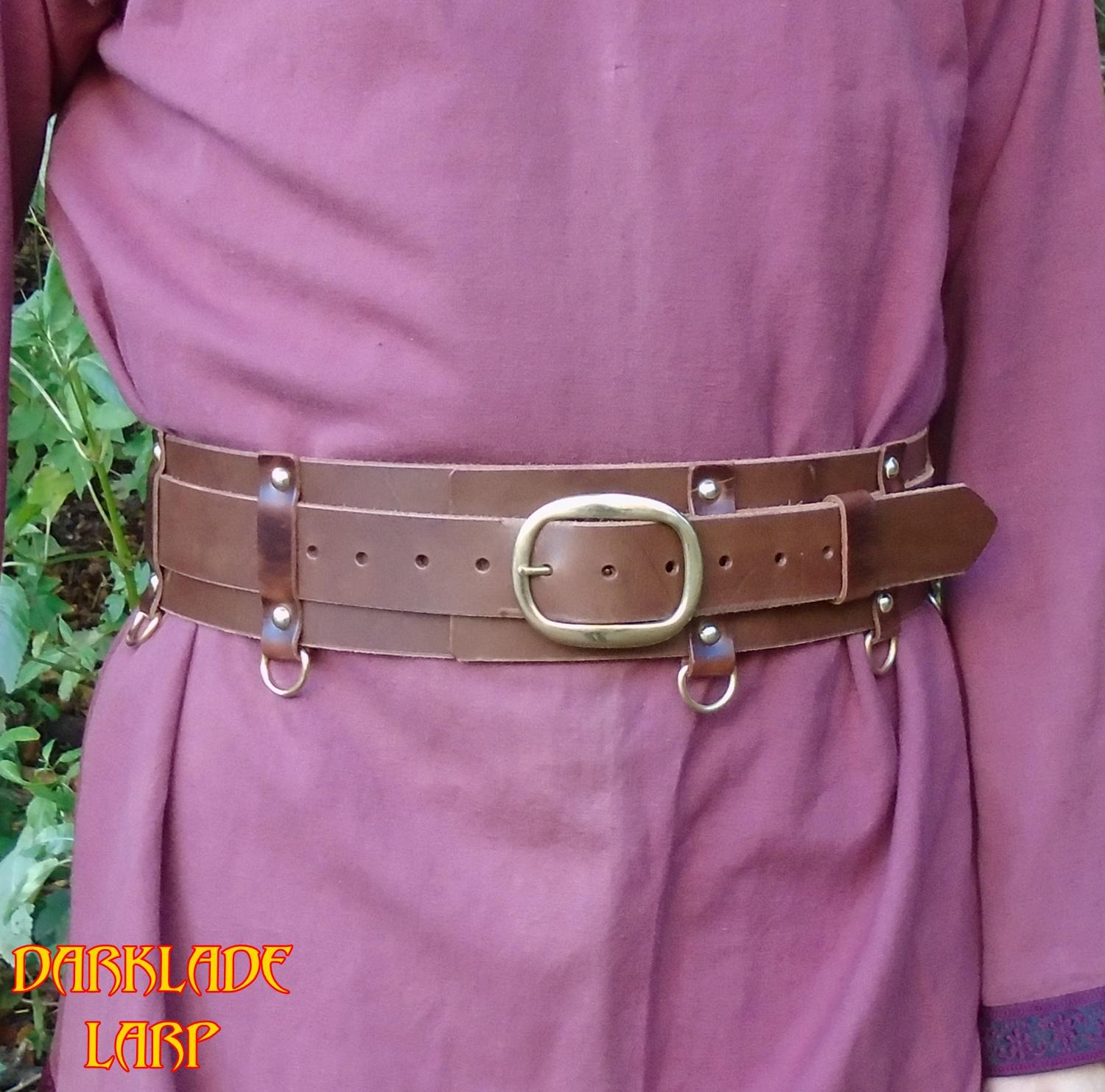 3" wide belt with an inner belt fastening it