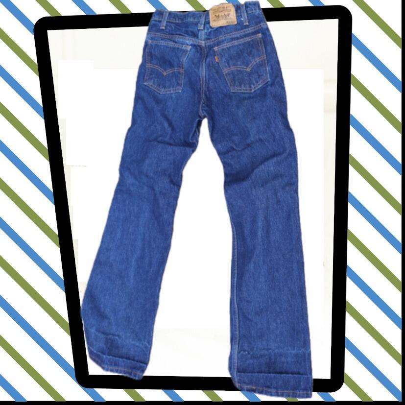 Classic Levi dark blue denim jeans