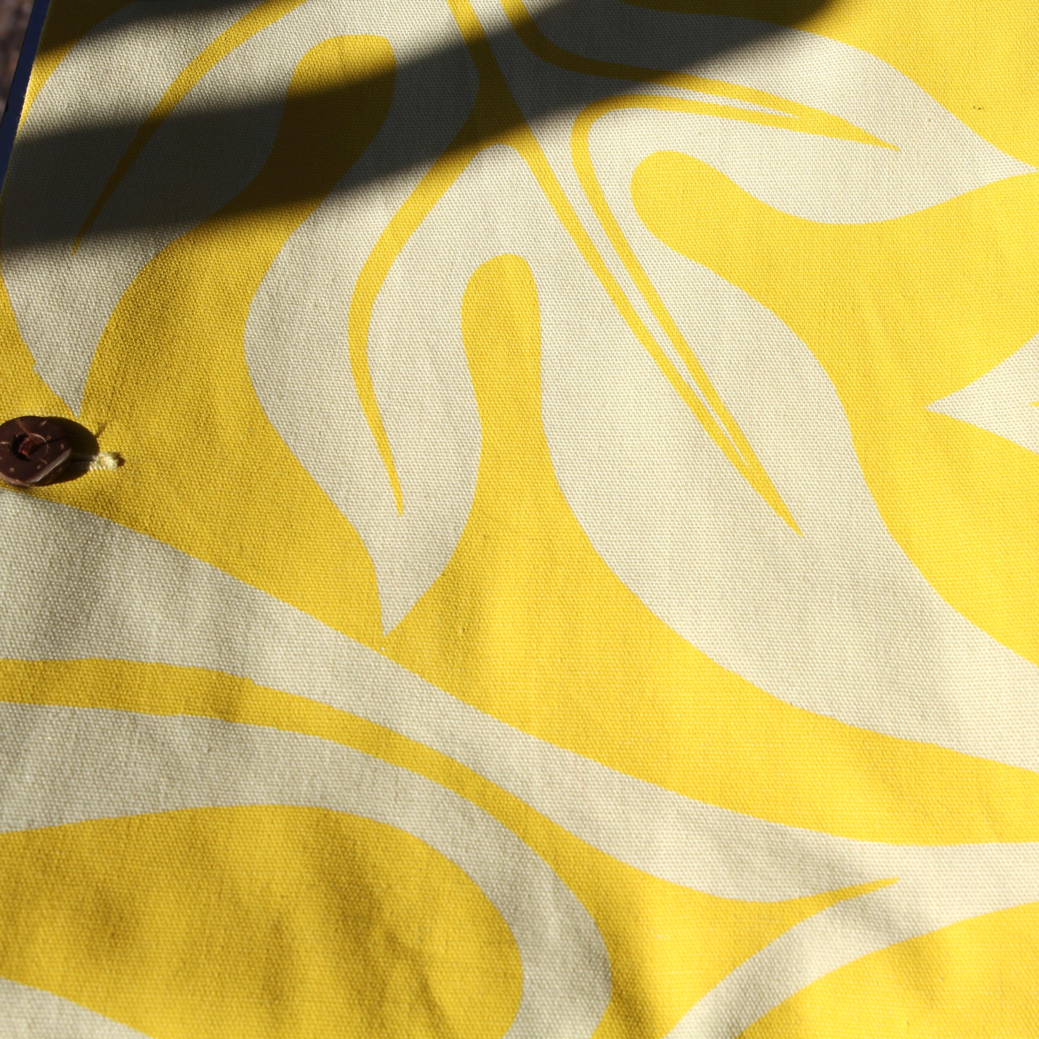 fabulous original vintage 70s Tahiti Imports Hawaiian shirt - pattern detail