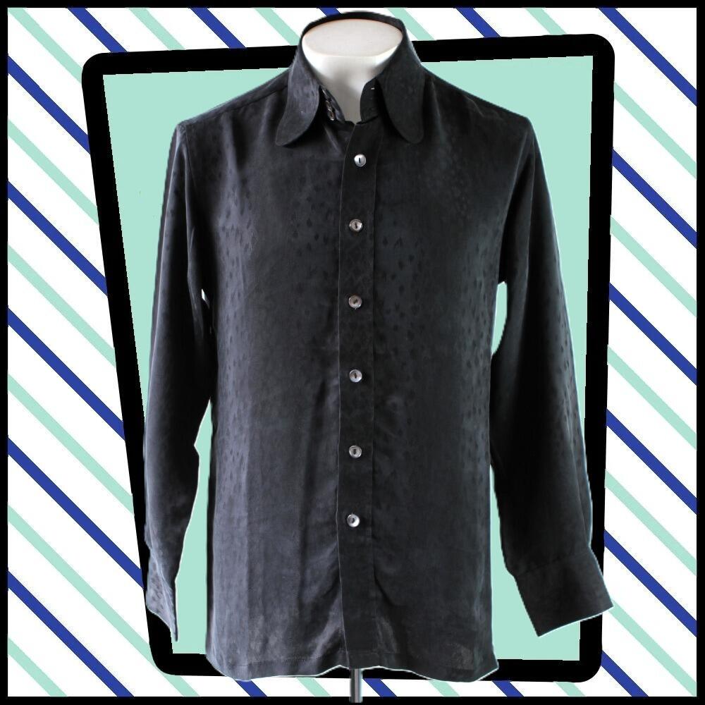 Fabulous V2 Versace textured black shirt with teardrop collar