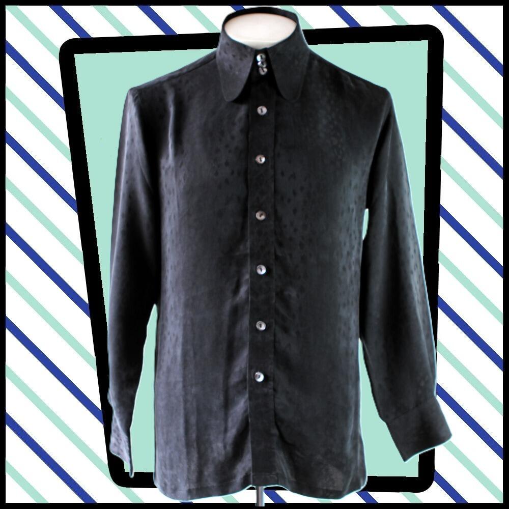 Fabulous V2 Versace textured black shirt with teardrop collar