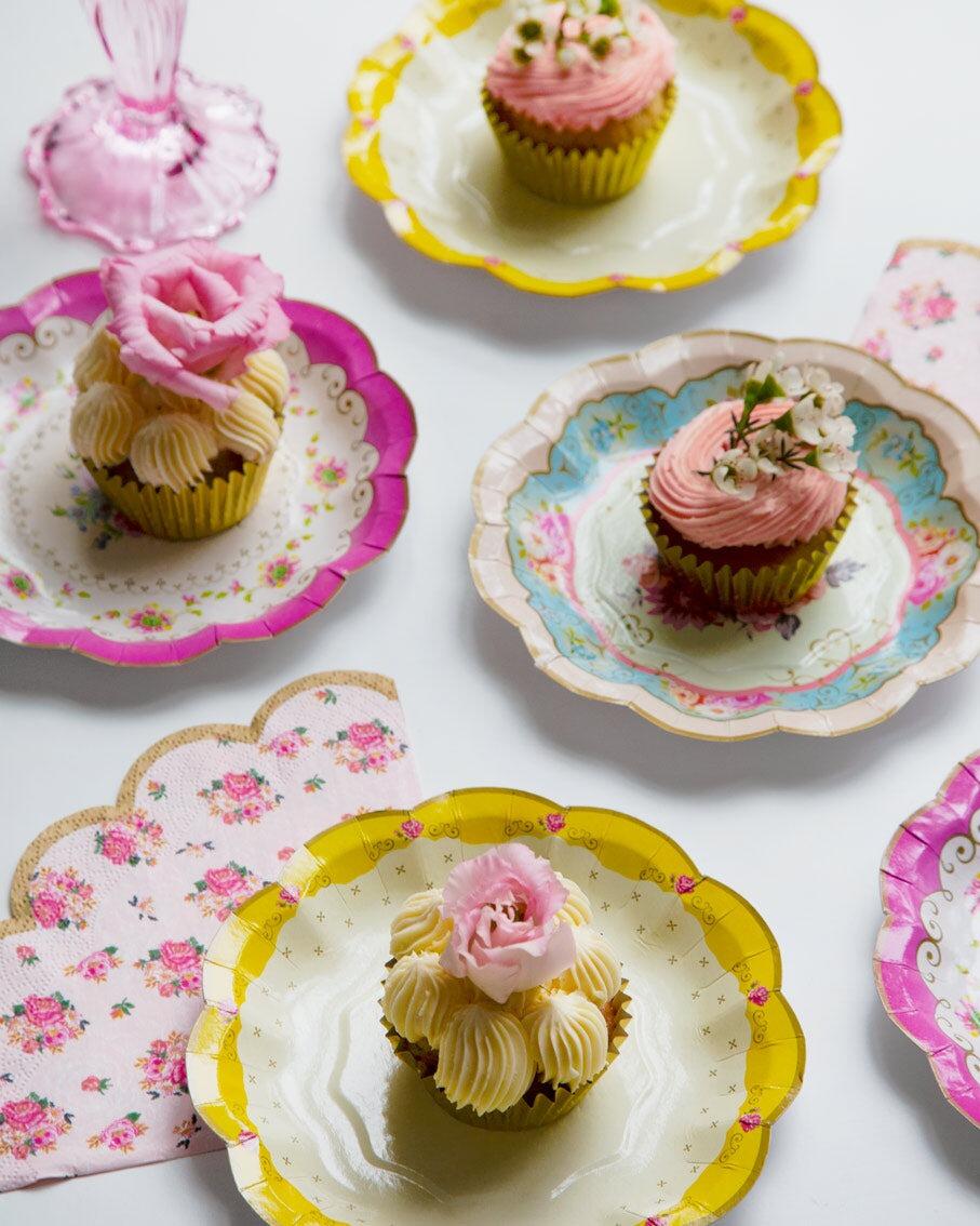 scalloped edge paper plates with bright floral design