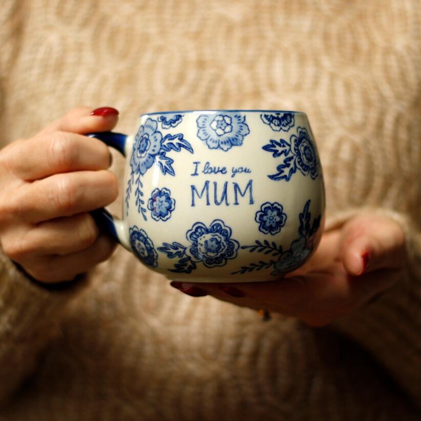 I love you mum mug with blue floral pattern