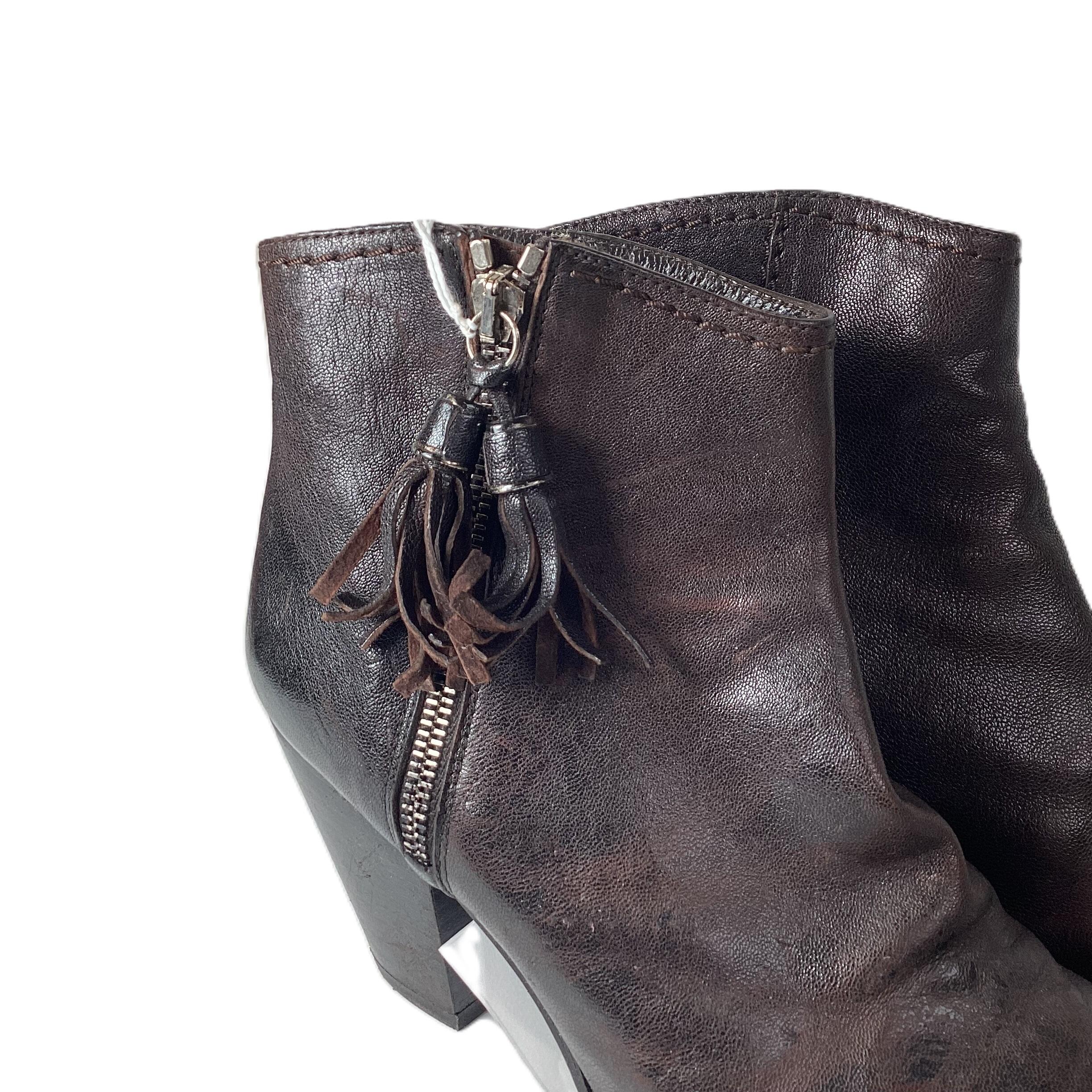 Stuart weitzman short boots clearance