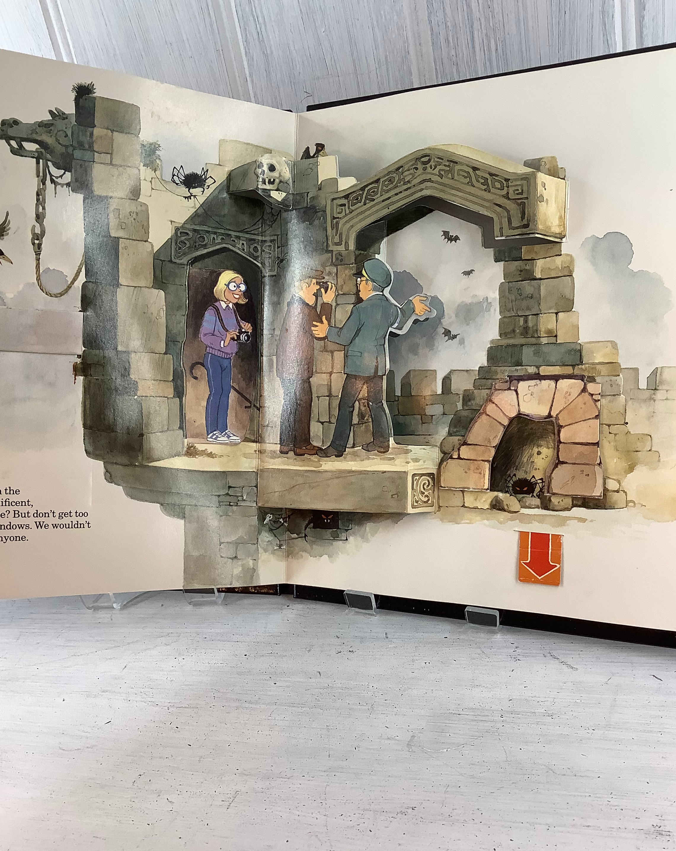 The Ghosts of Creepy Castle (Pop up Book)