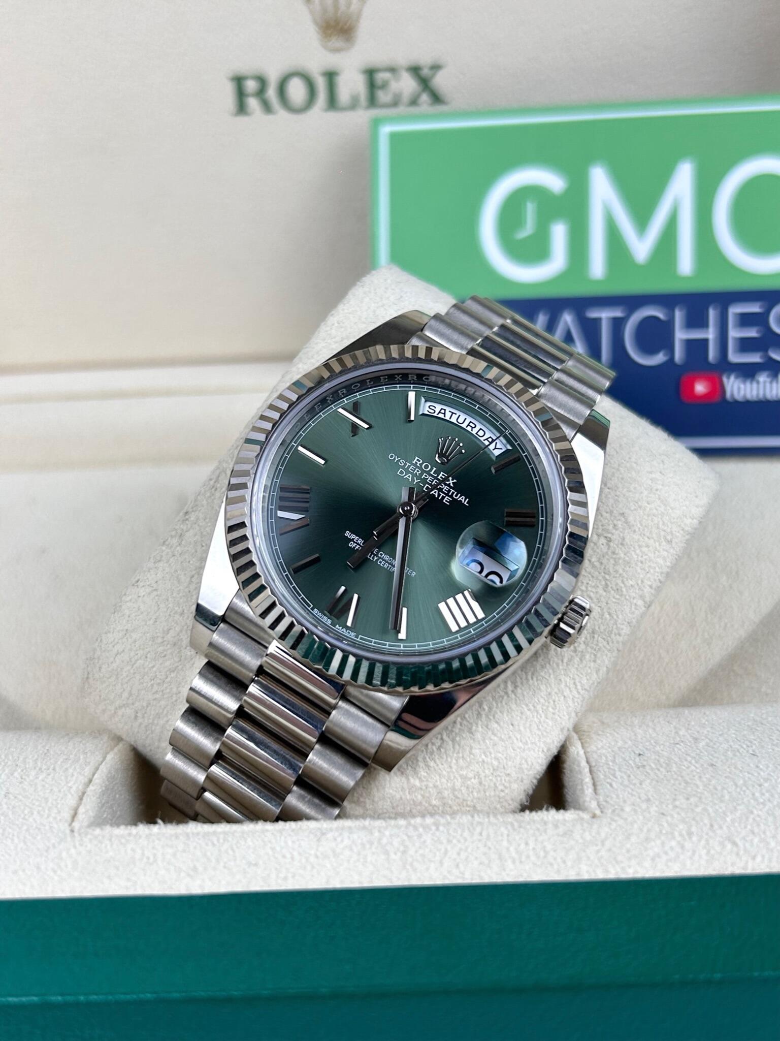 Day date white discount gold green dial