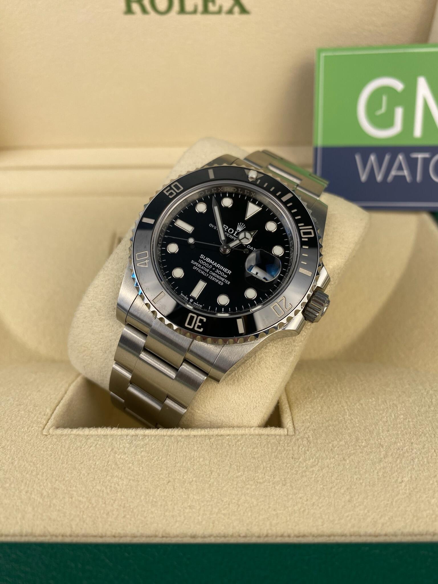 Rolex submariner black online on wrist