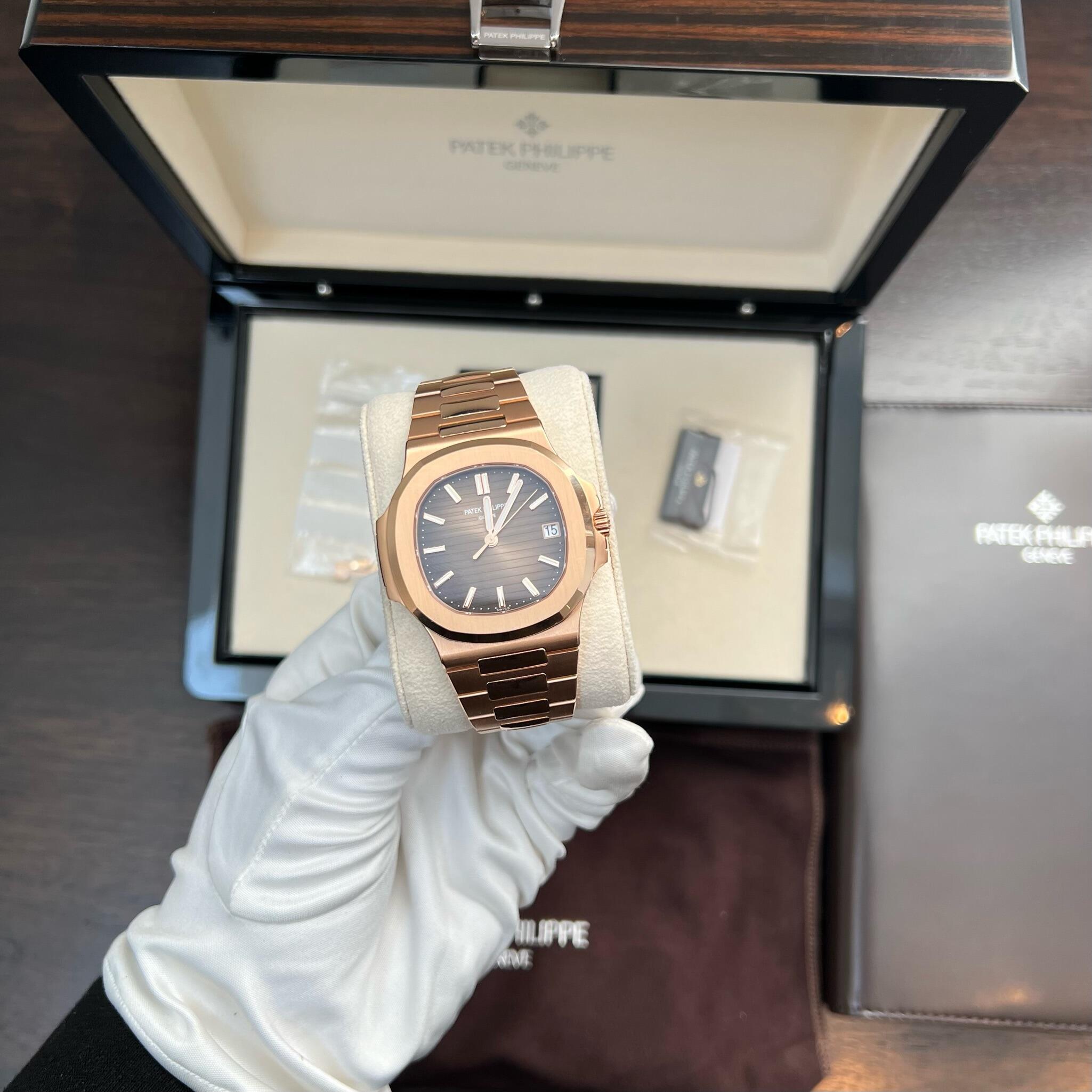 Rose gold patek clearance 5711