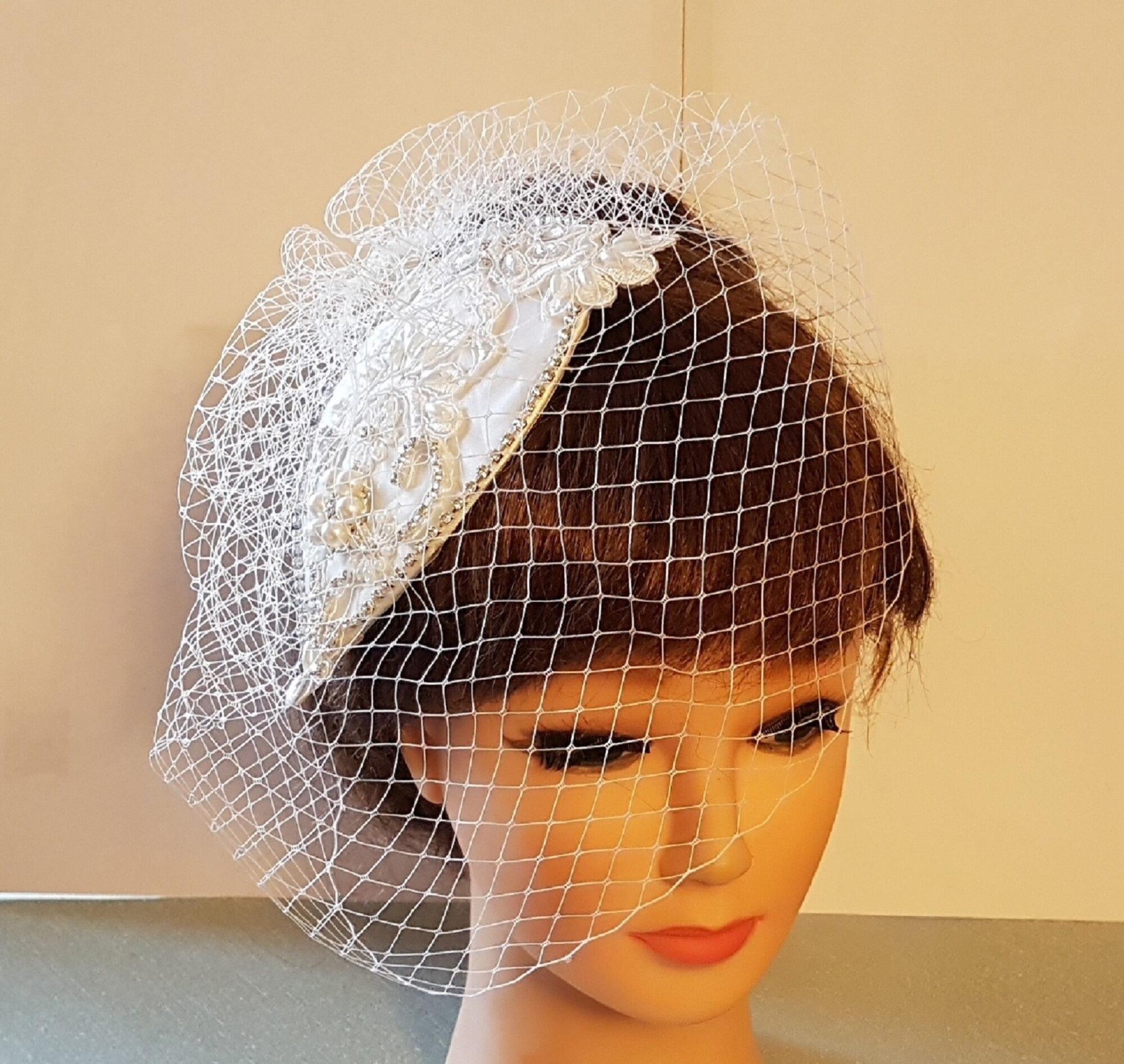 Bridal hat fascinator