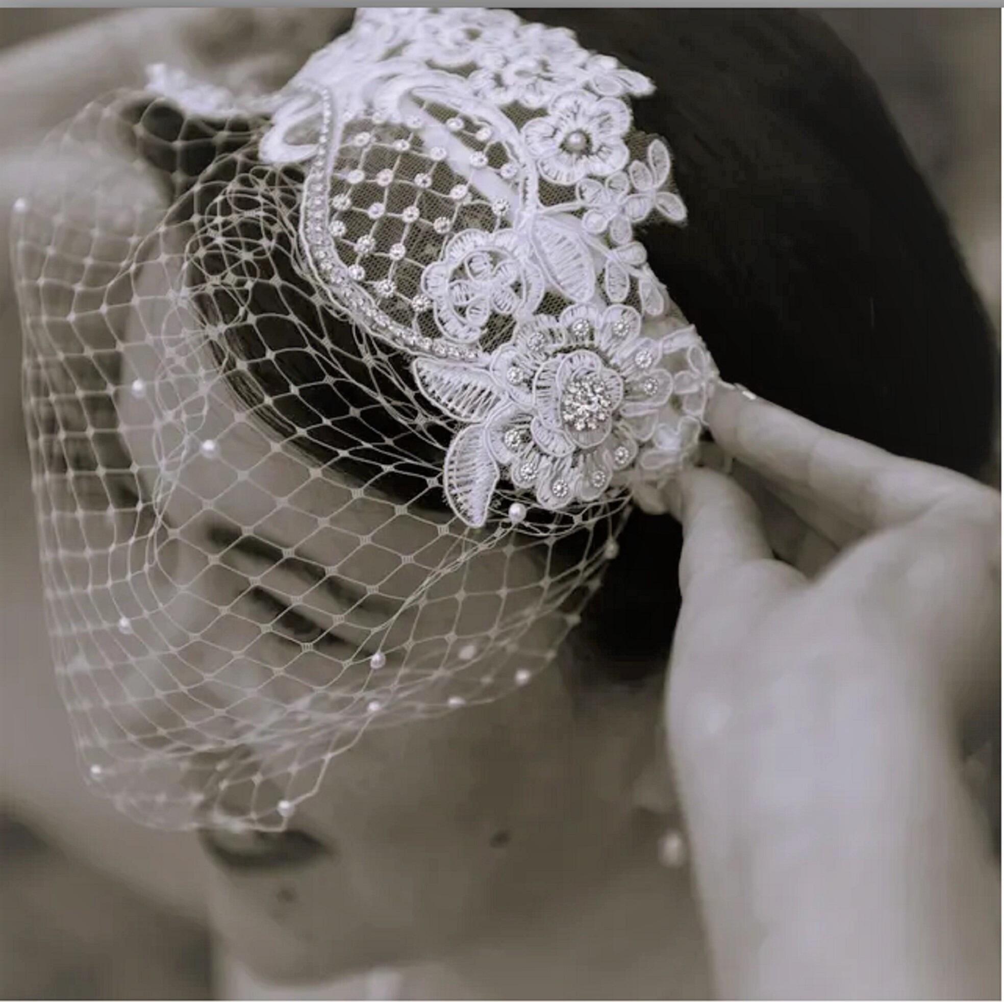 BRIDAL BIRDCAGE VEILS & FASCINATORS