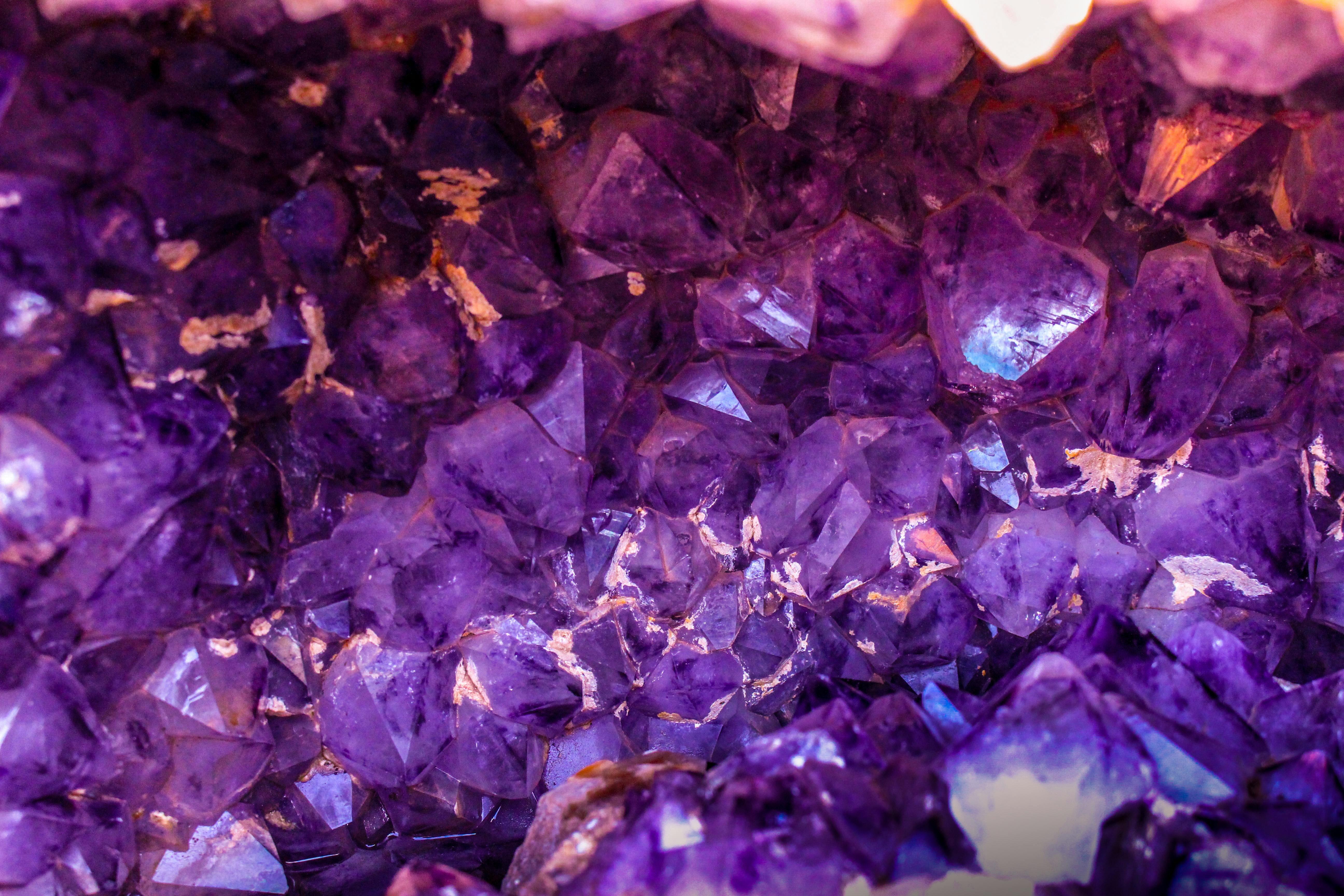 Amethyst crystal healing chips