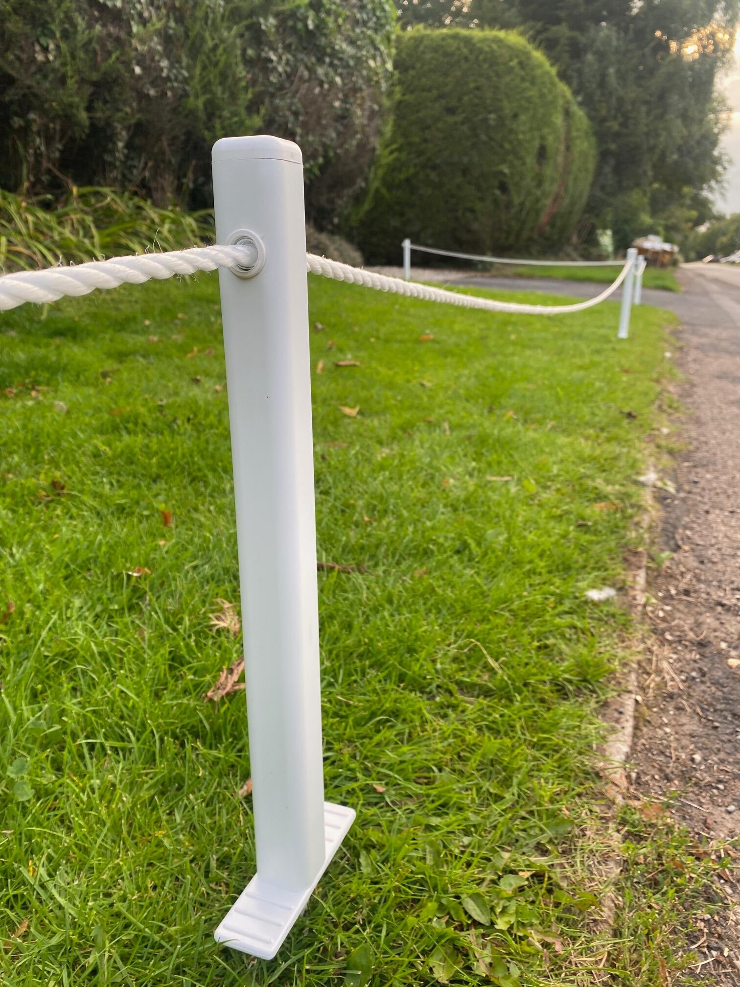 Garden Verge / Boundary Posts - PostsandMarkers.co.uk