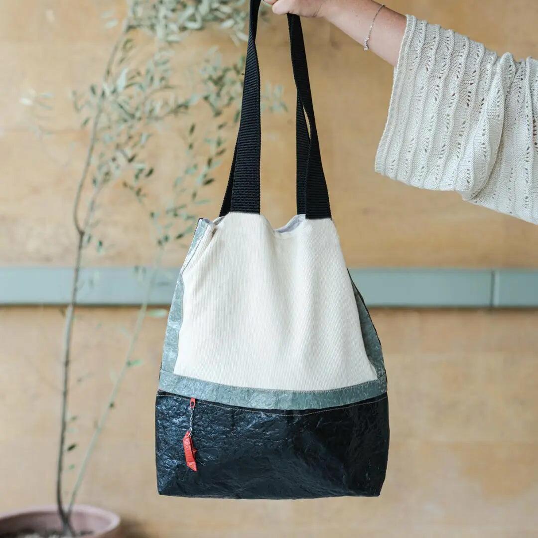 Accessories Very Nile Tote Bag Black and Green
