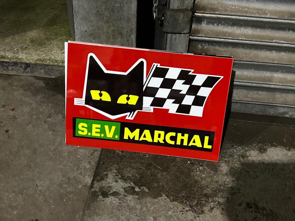 Why F1 Wall Art Is the Perfect Gift for Any Motorsport Fan
