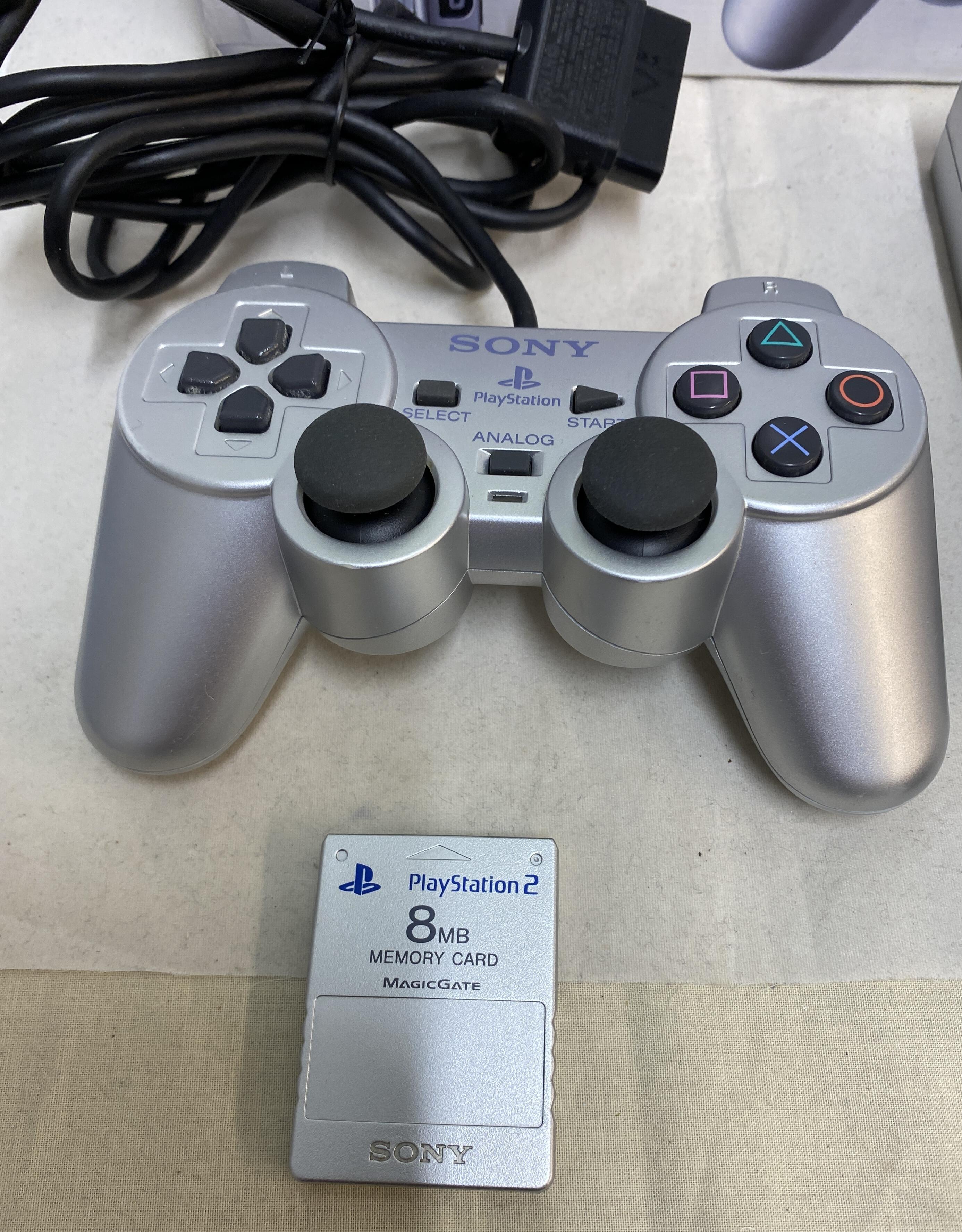 Sony PlayStation 2 シルバー Sony PlayStation 2 PS2 Console – Satin Silver – Boxed – Complete