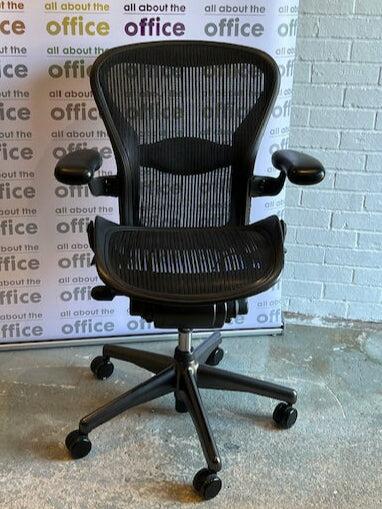 Refurbished Herman Miller Aeron Classic Size A Graphite front view
